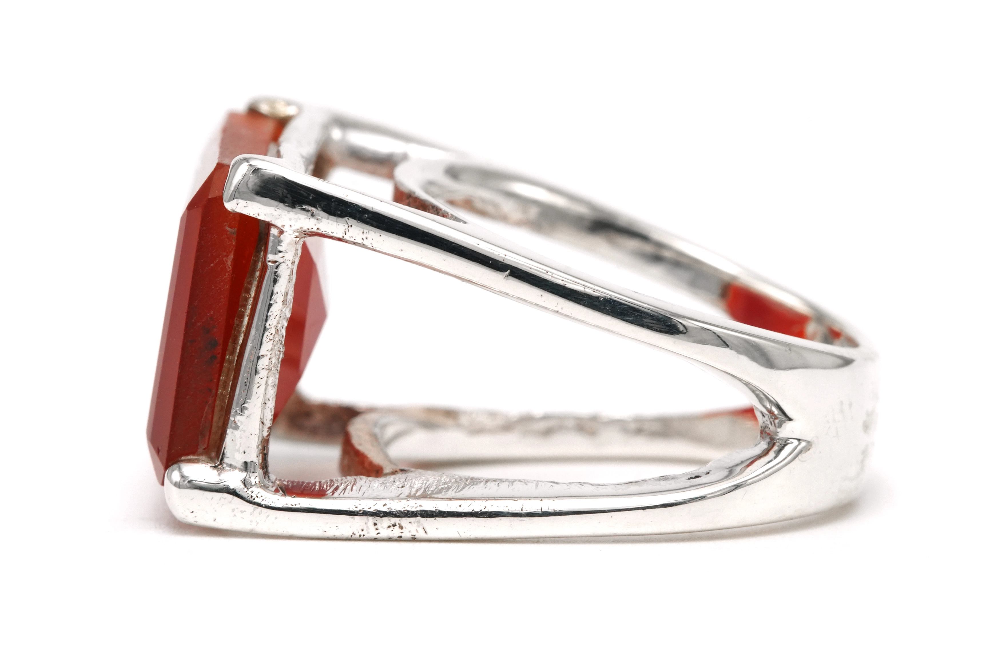 Bague contemporaine en argent 925 sertie d'une cornaline - 3