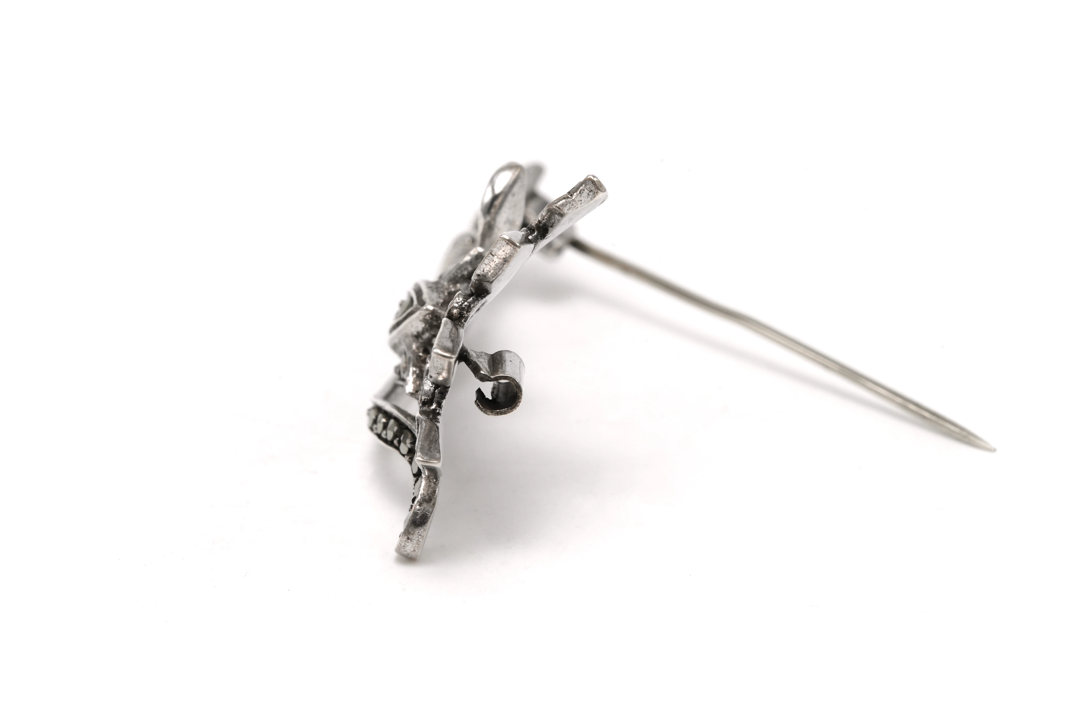 Broche Art Déco en argent 835 sertie de marcassites - 3