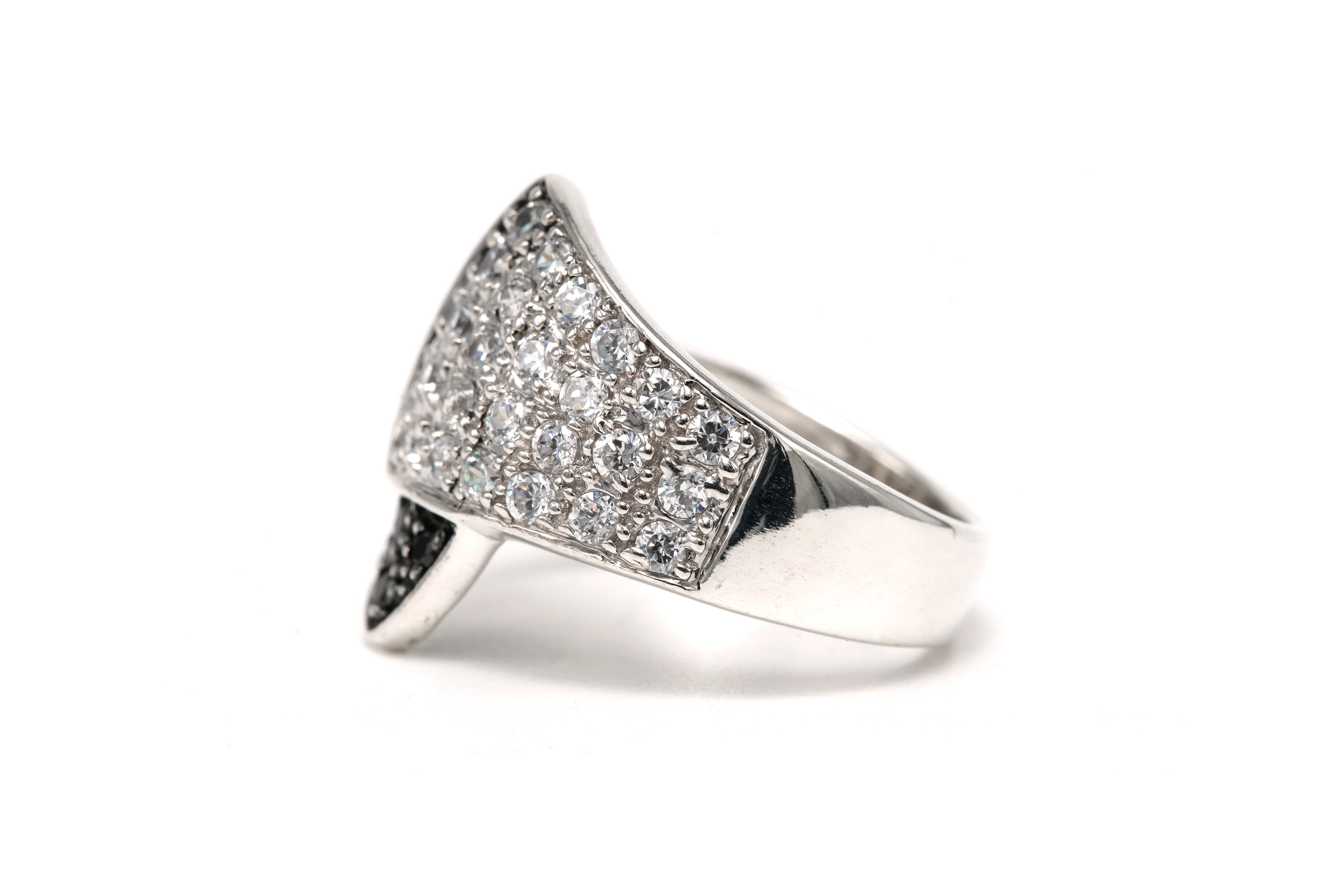 Bague contemporaine en argent 925 sertie de zirconiums - 3