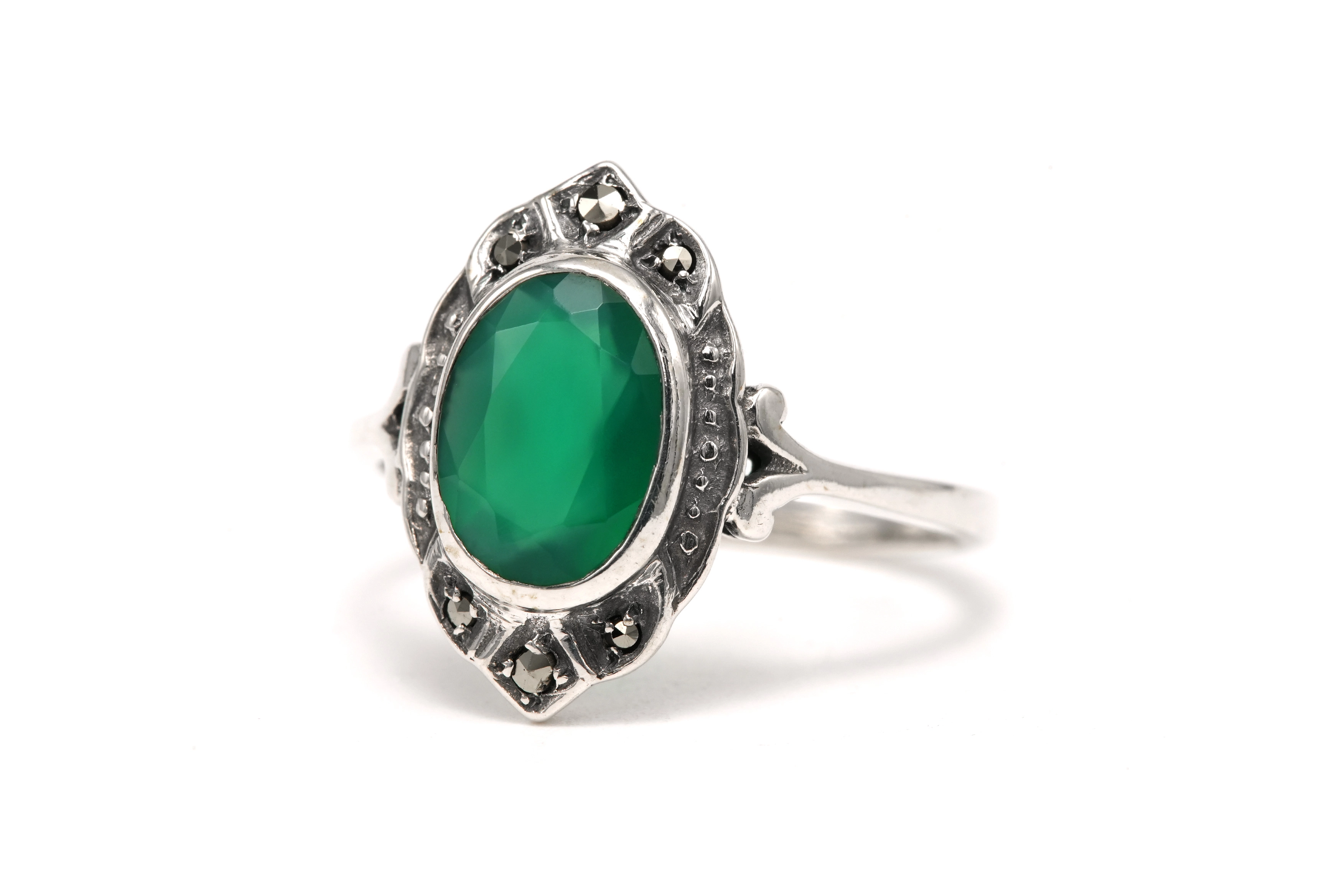 Bague Années 70 en argent 925 sertie d'une chrysoprase et de marcassites - 2