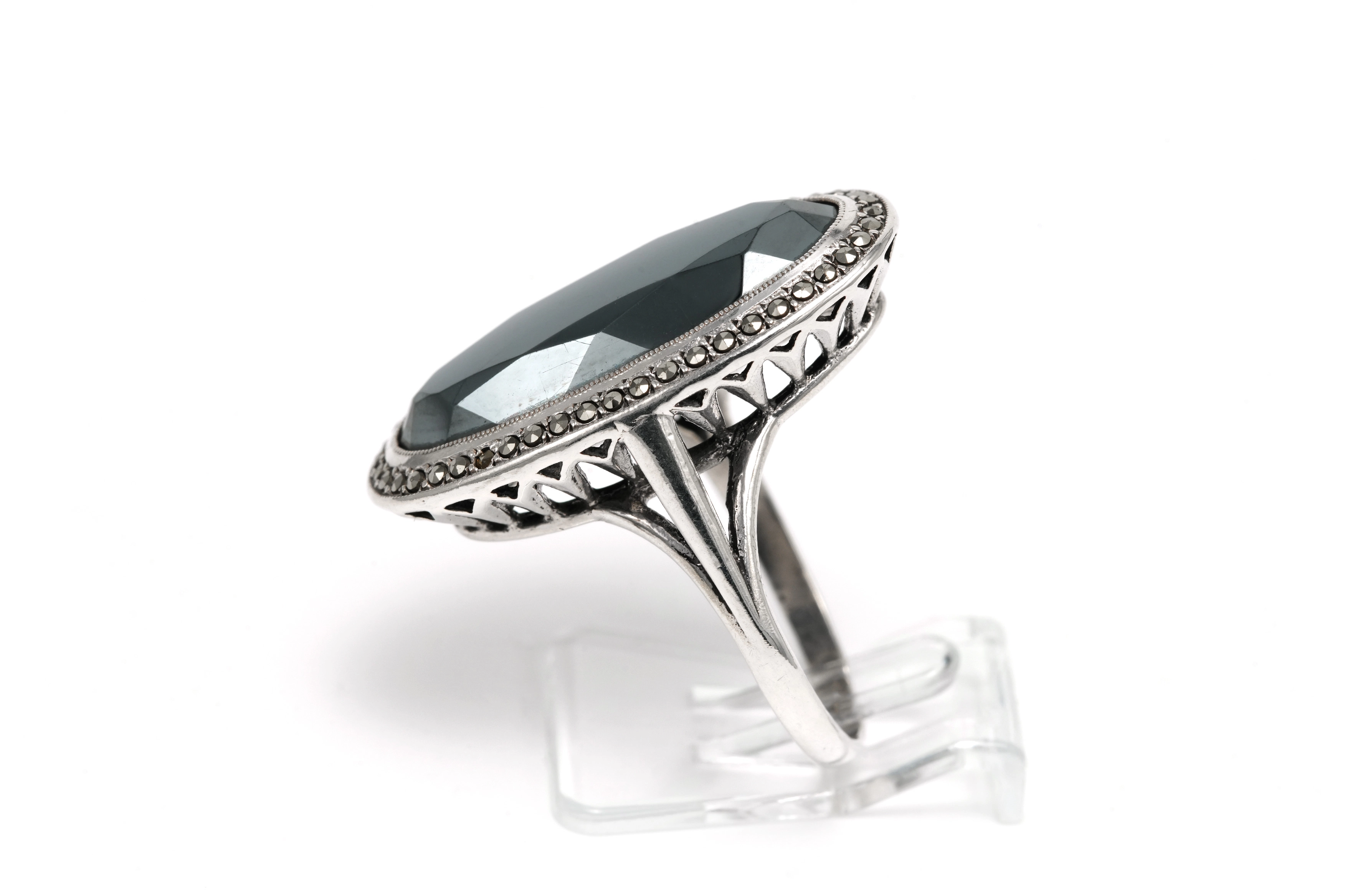 Bague Art Déco en argent sertie d'une hématite et de marcassites - 3