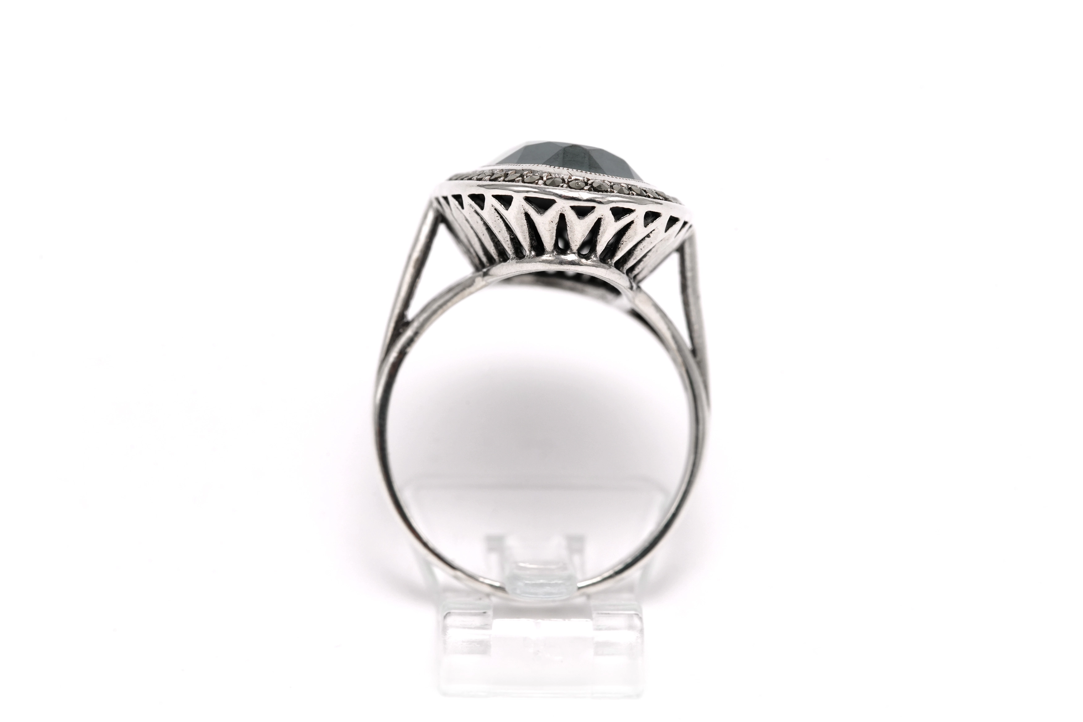 Bague Art Déco en argent sertie d'une hématite et de marcassites - 4