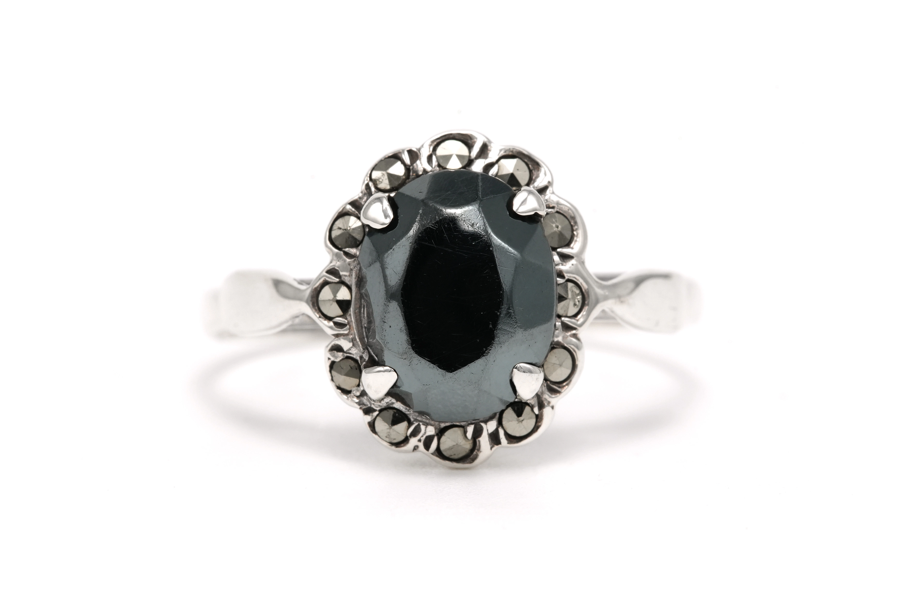Bague Art Déco en argent sertie d'une hématite et de marcassites - 1