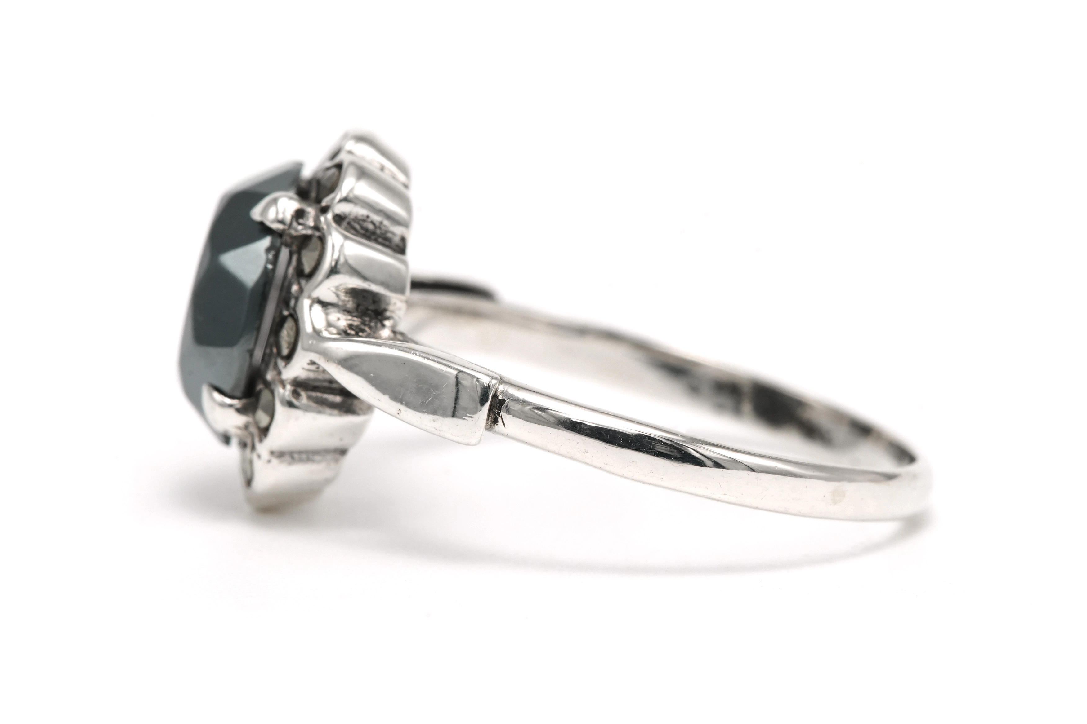 Bague Art Déco en argent sertie d'une hématite et de marcassites - 3