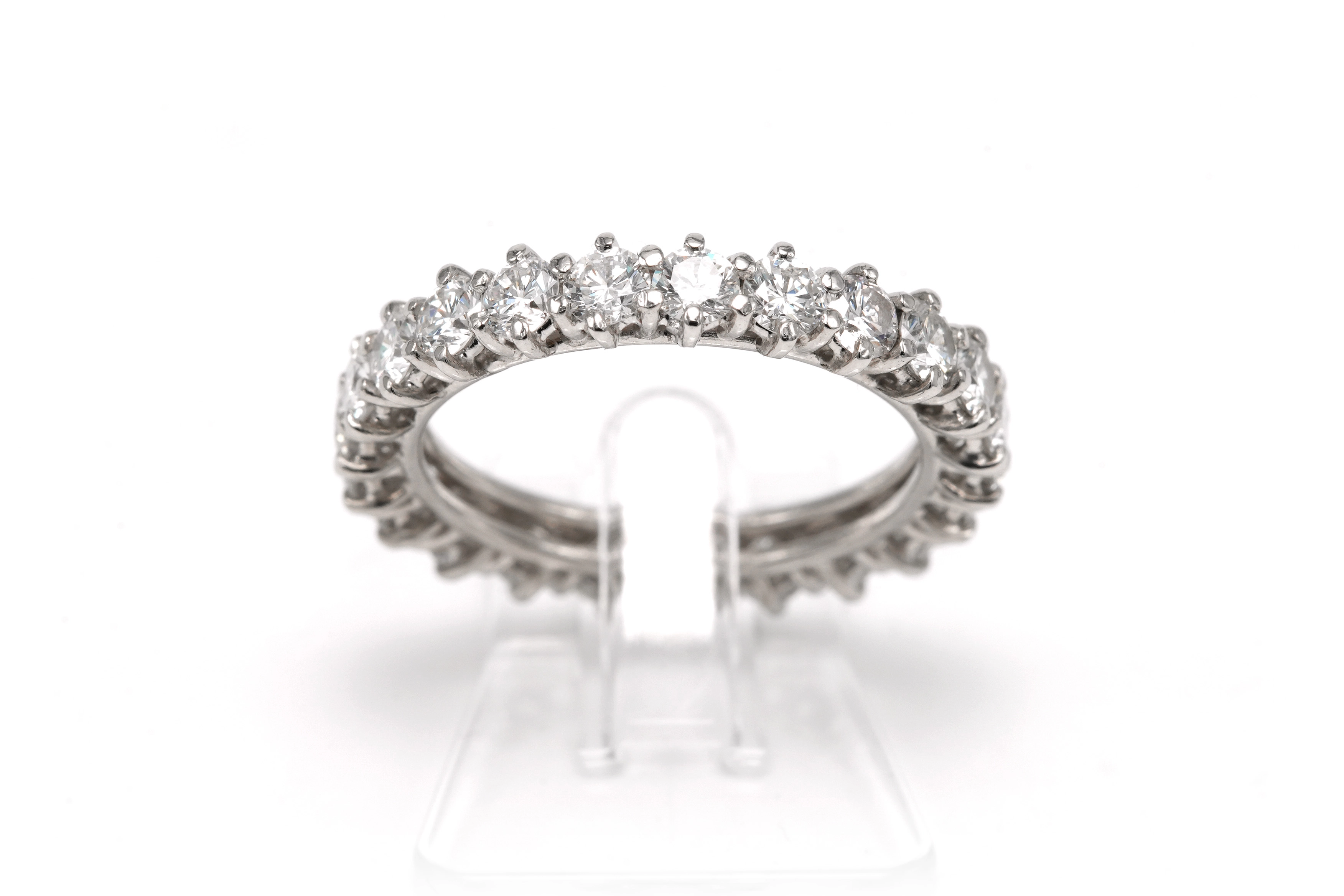 Bague contemporaine en or blanc 18 carats sertie de diamants taille "brillant" (+-1.60ct) - 1