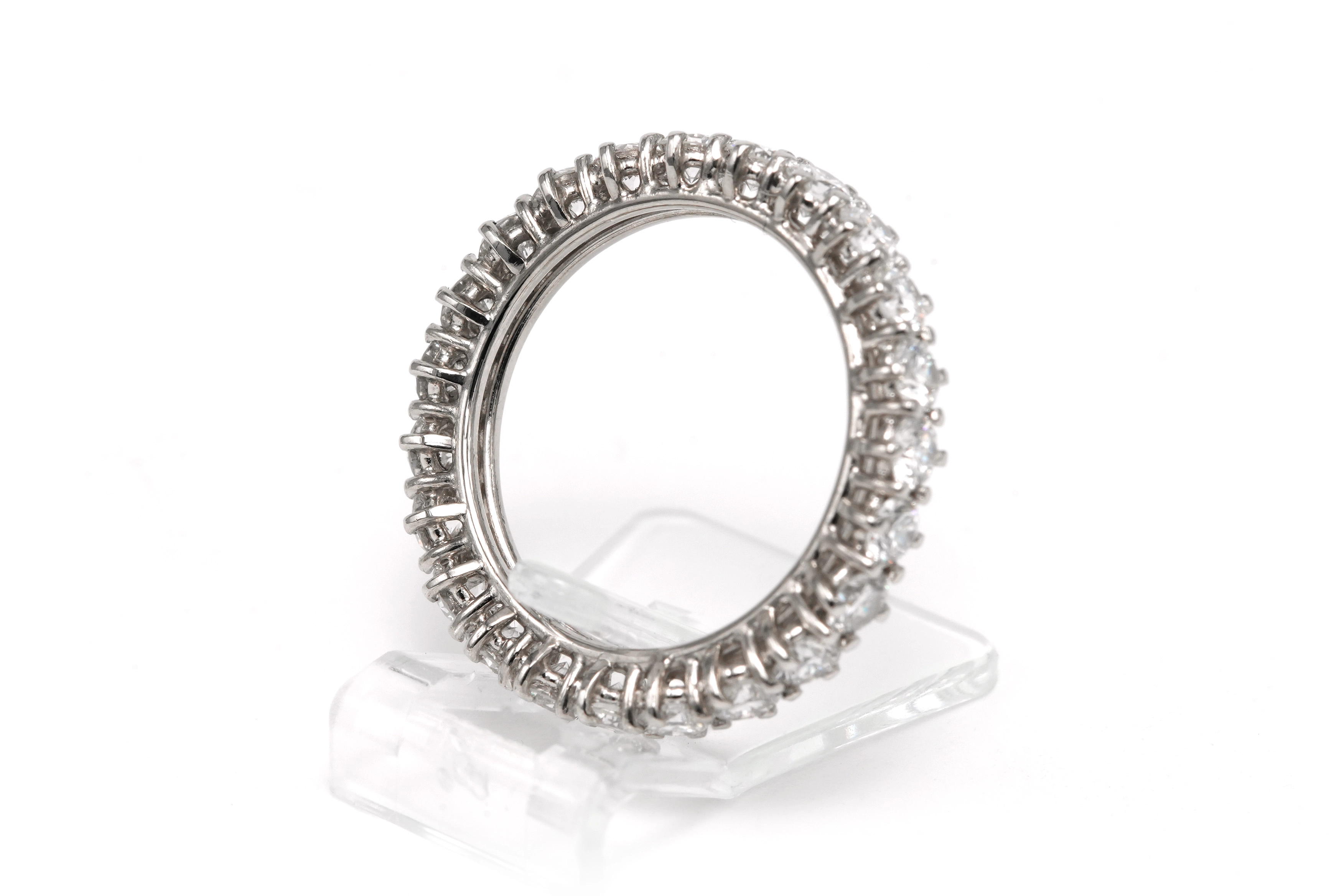 Bague contemporaine en or blanc 18 carats sertie de diamants taille "brillant" (+-1.60ct) - 5