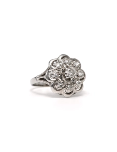 Bague Années 50 en or blanc 18 carats sertie d'un diamant taille "brillant" (+-0.20 ct) et de diamants taille "8/8" - 7