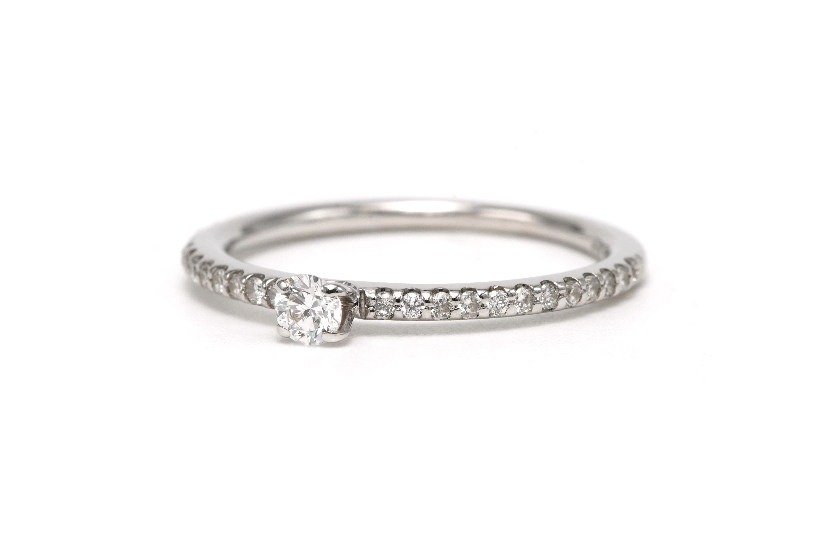 Bague contemporaine en or blanc 18 carats sertie de diamants taille "brillant" (+-0.31ct) - 2