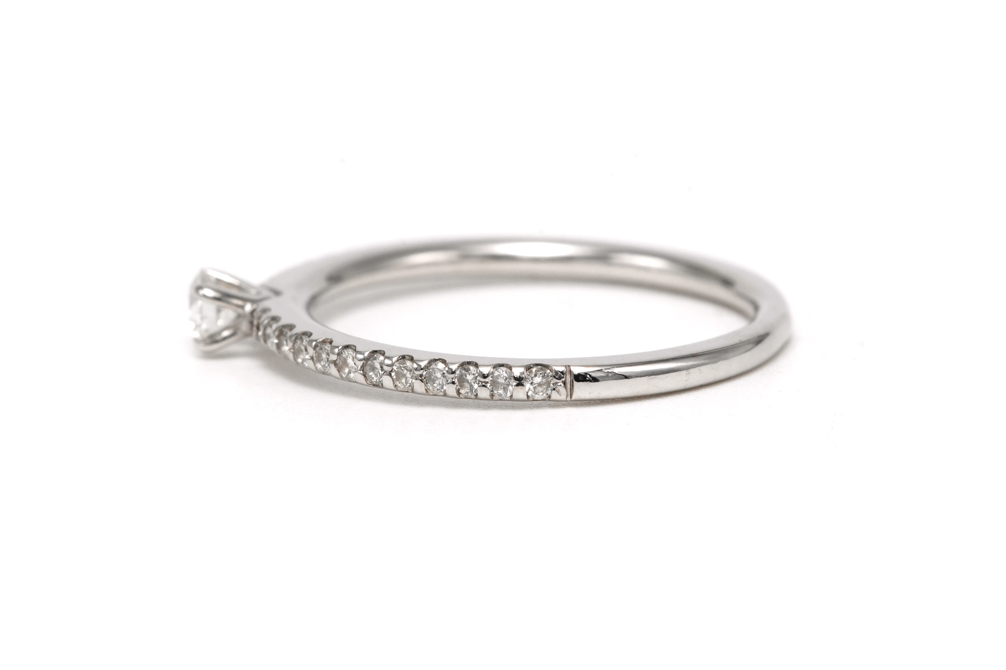 Bague contemporaine en or blanc 18 carats sertie de diamants taille "brillant" (+-0.31ct) - 3