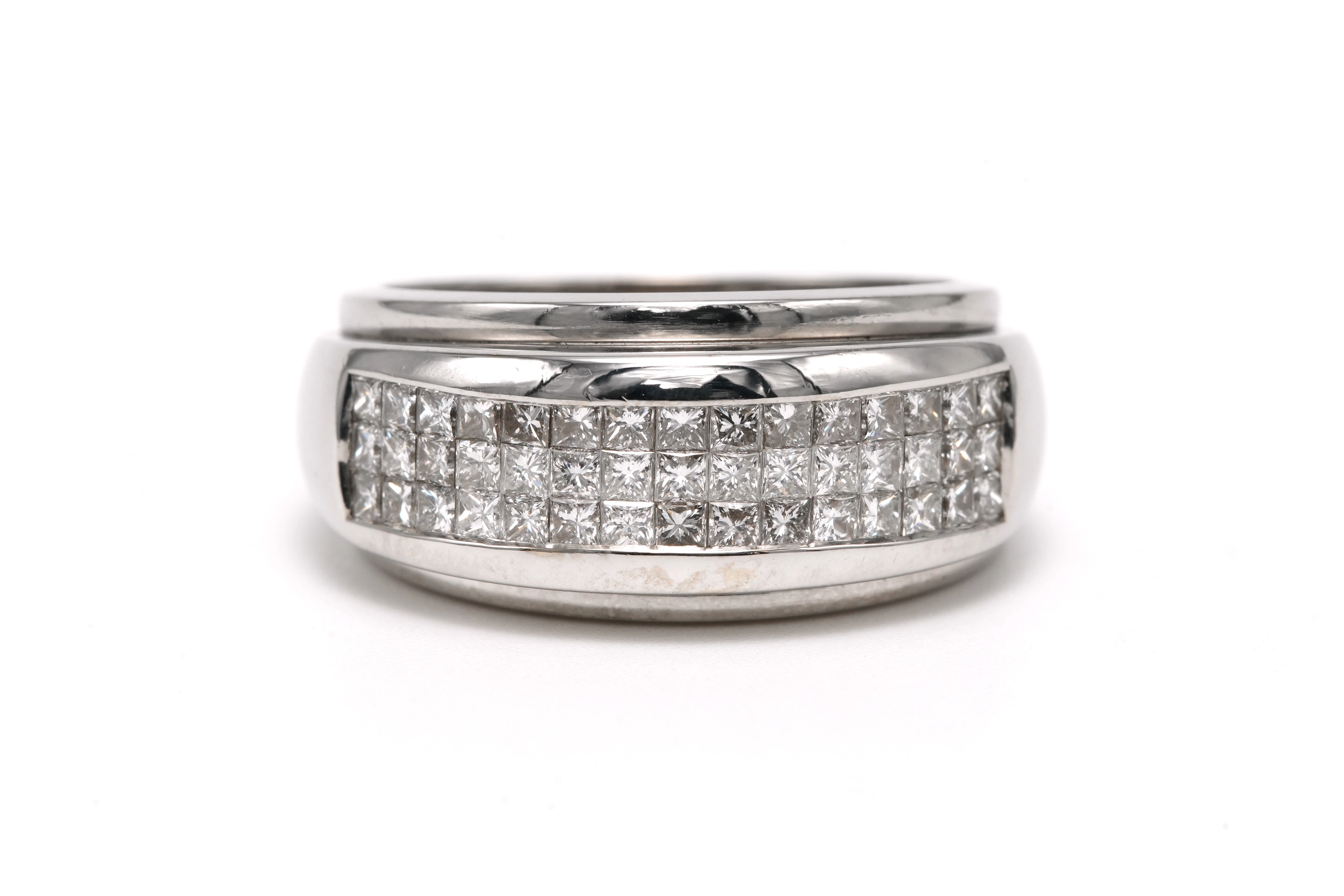 Bague contemporaine en or blanc 18 carats sertie de diamants taille "brillant" (+-0.45ct) - 1