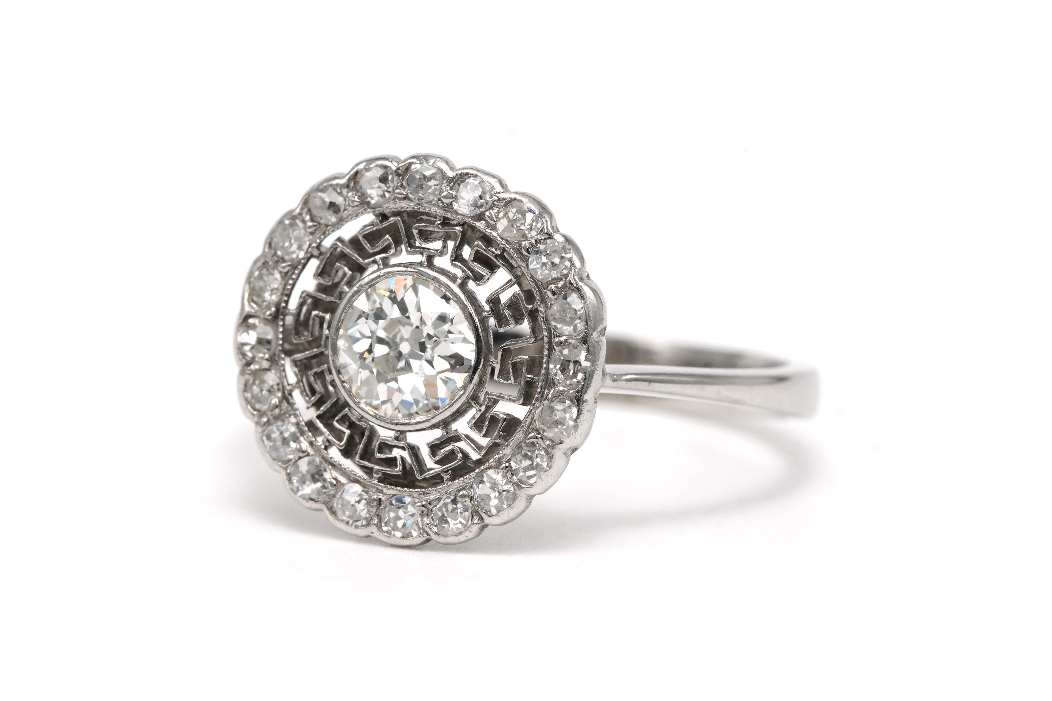 Bague Art Déco en platine sertie d'un diamant taille "old cut" et de diamants taille "rose" - 2