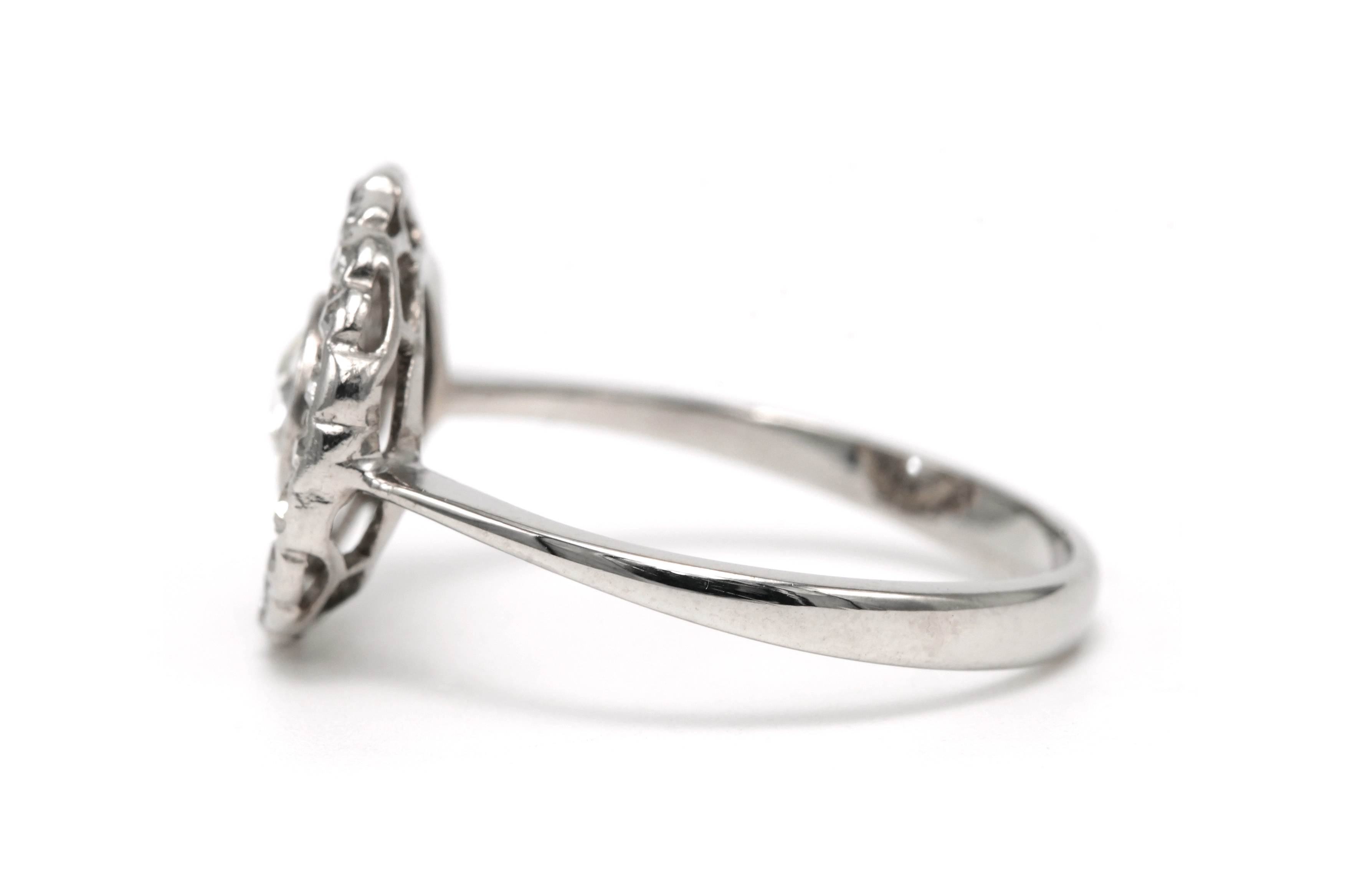 Bague Art Déco en platine sertie d'un diamant taille "old cut" et de diamants taille "rose" - 3