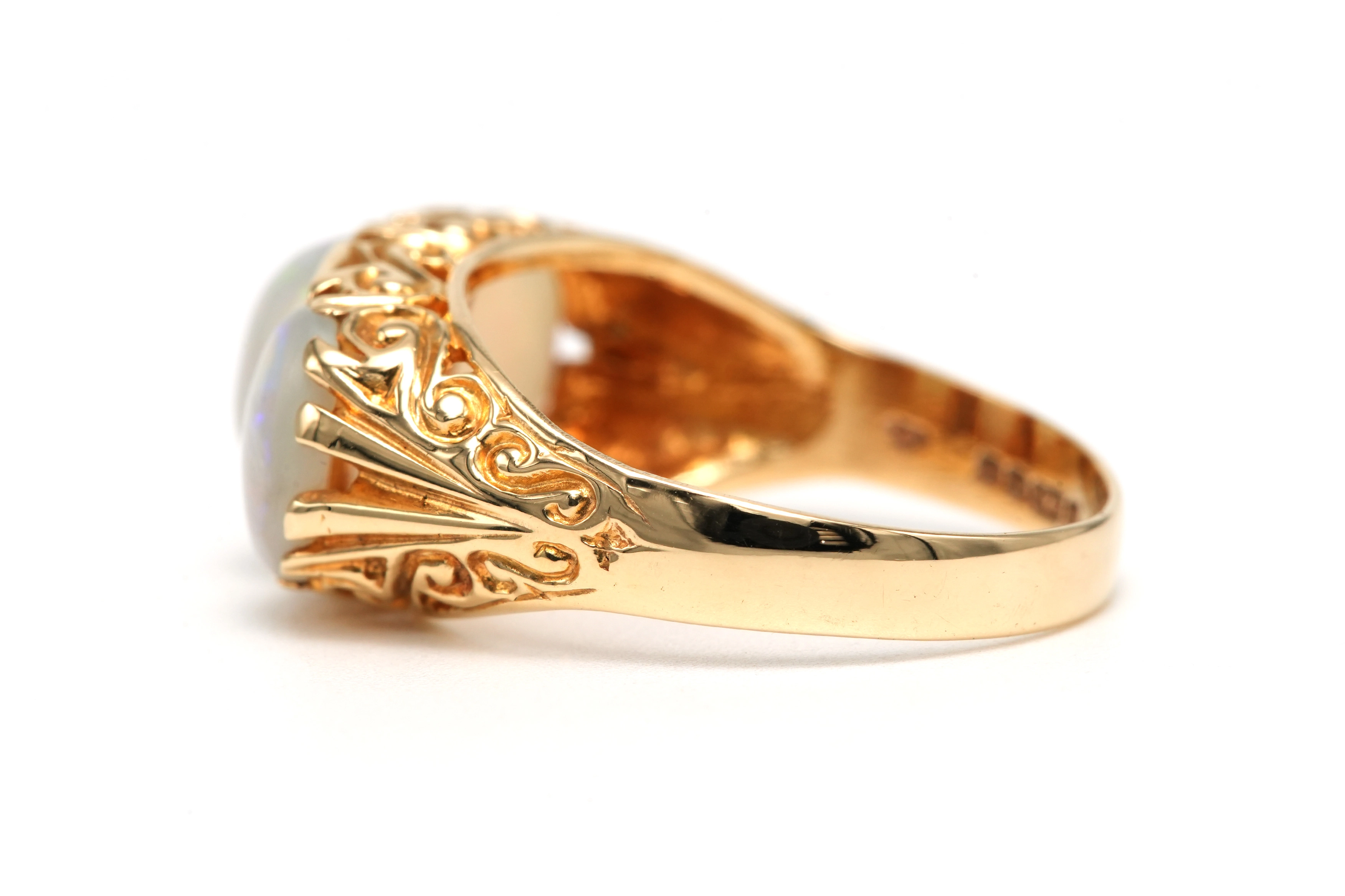 Bague Napoléon III en or jaune 9 carats sertie d'opales et de diamants taille "rose" - 3