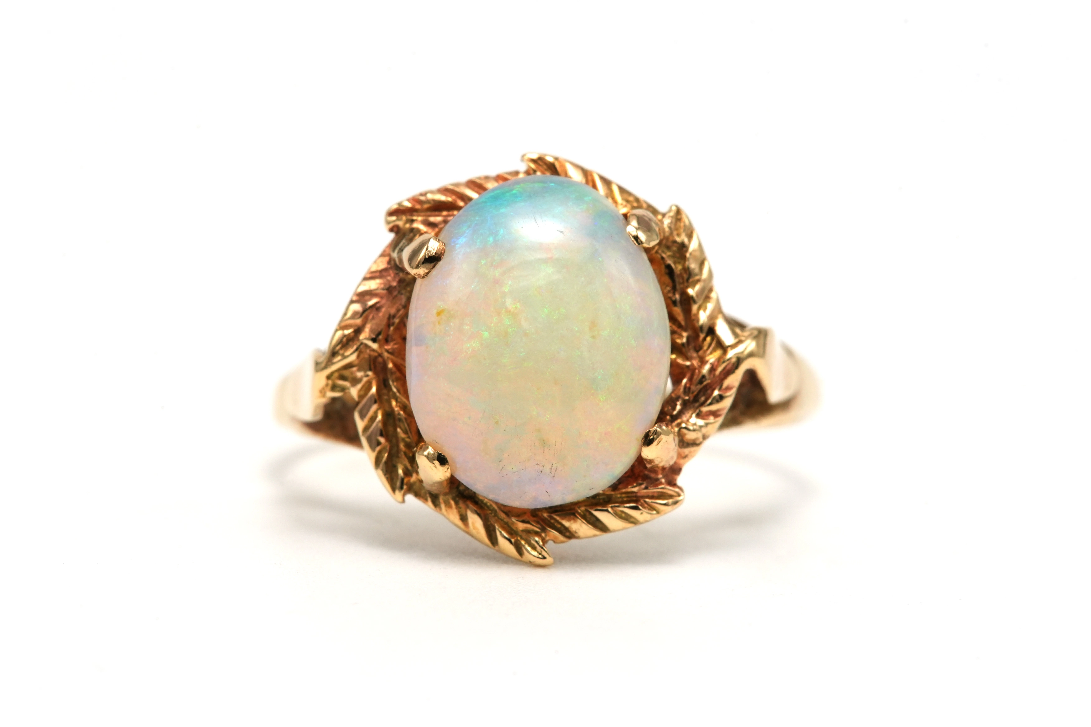 Bague Art Déco en or jaune 9 carats sertie d'une opale - 1