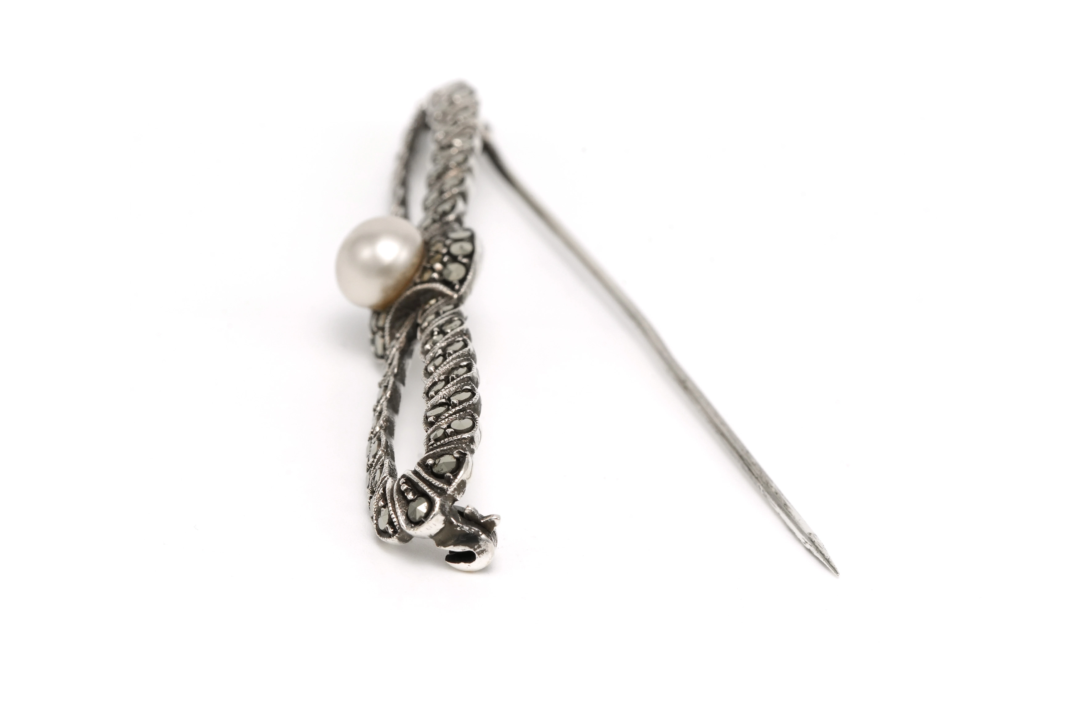 Broche Art Déco en argent 935 sertie d'une perle et de marcassites - 3