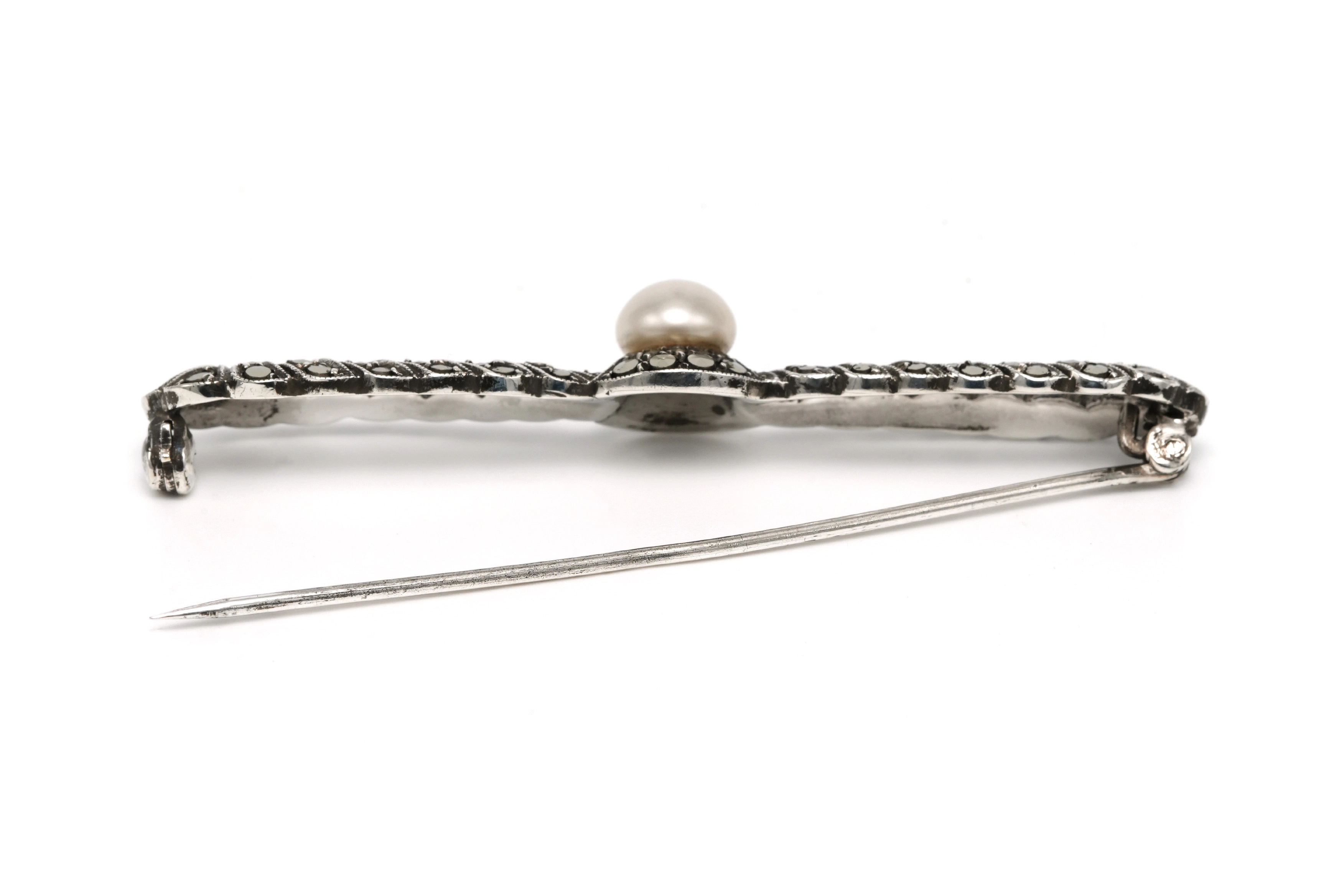Broche Art Déco en argent 935 sertie d'une perle et de marcassites - 4