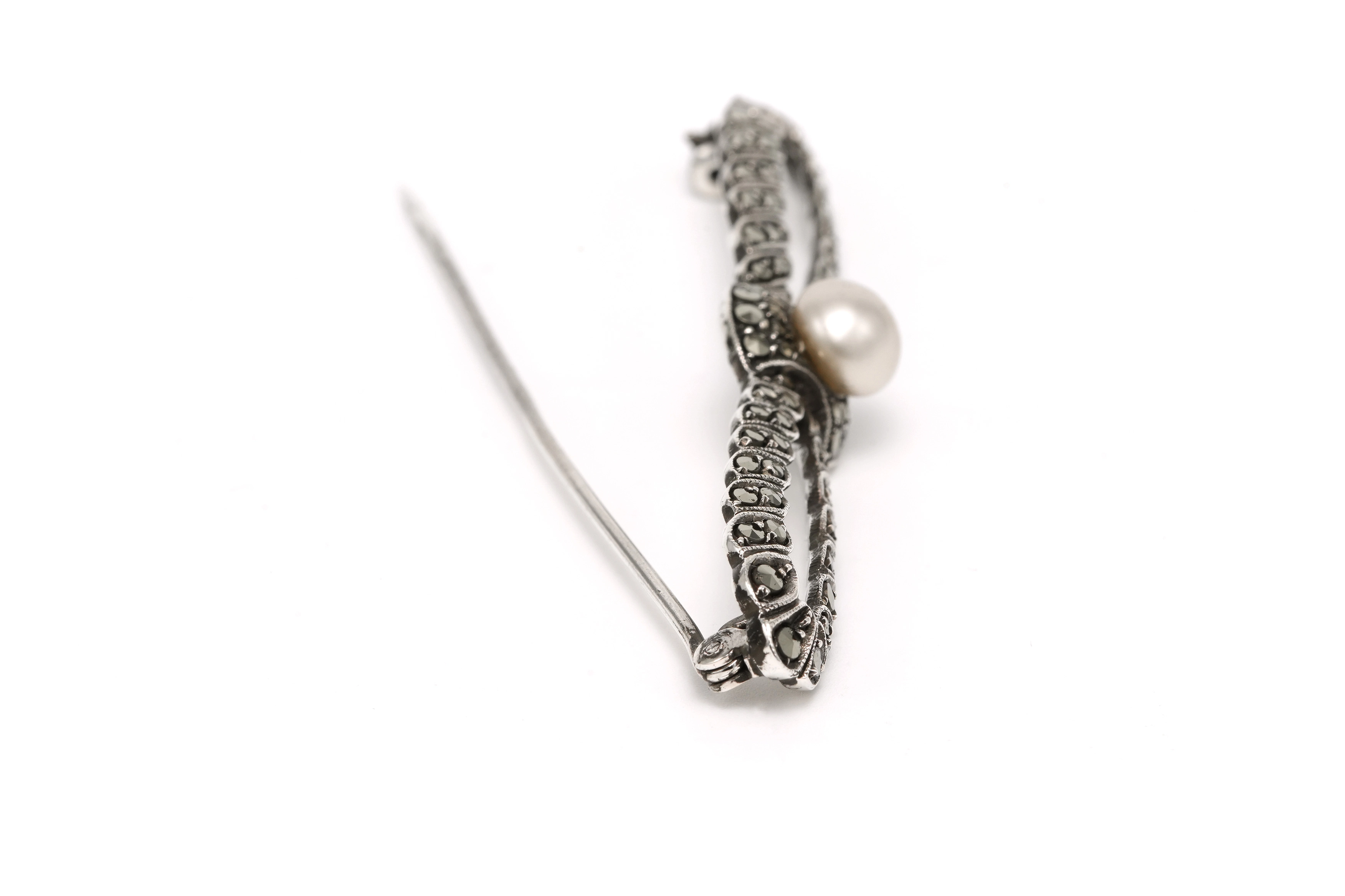Broche Art Déco en argent 935 sertie d'une perle et de marcassites - 5