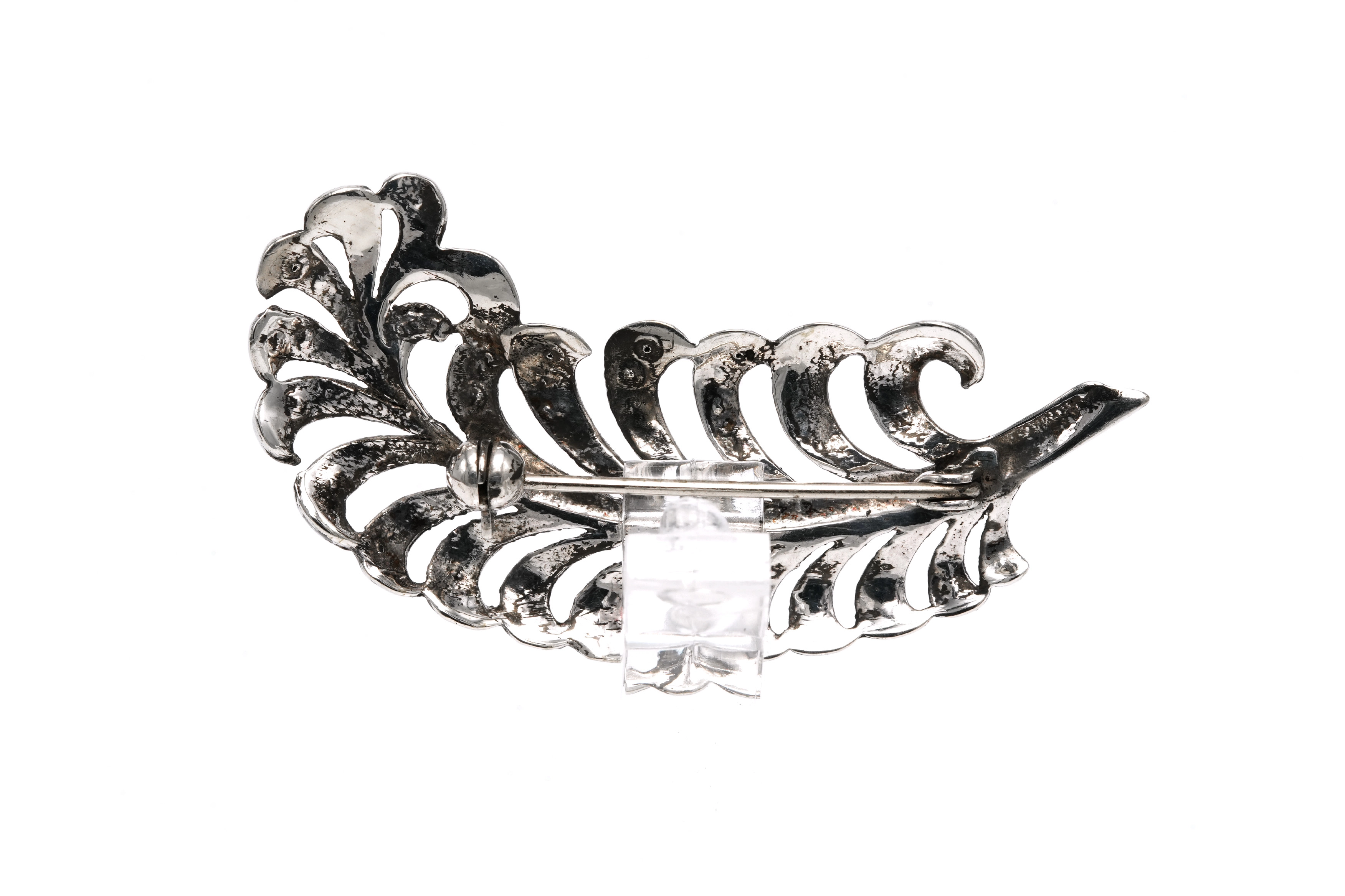 Broche Art Déco en argent sertie de marcassites - 4