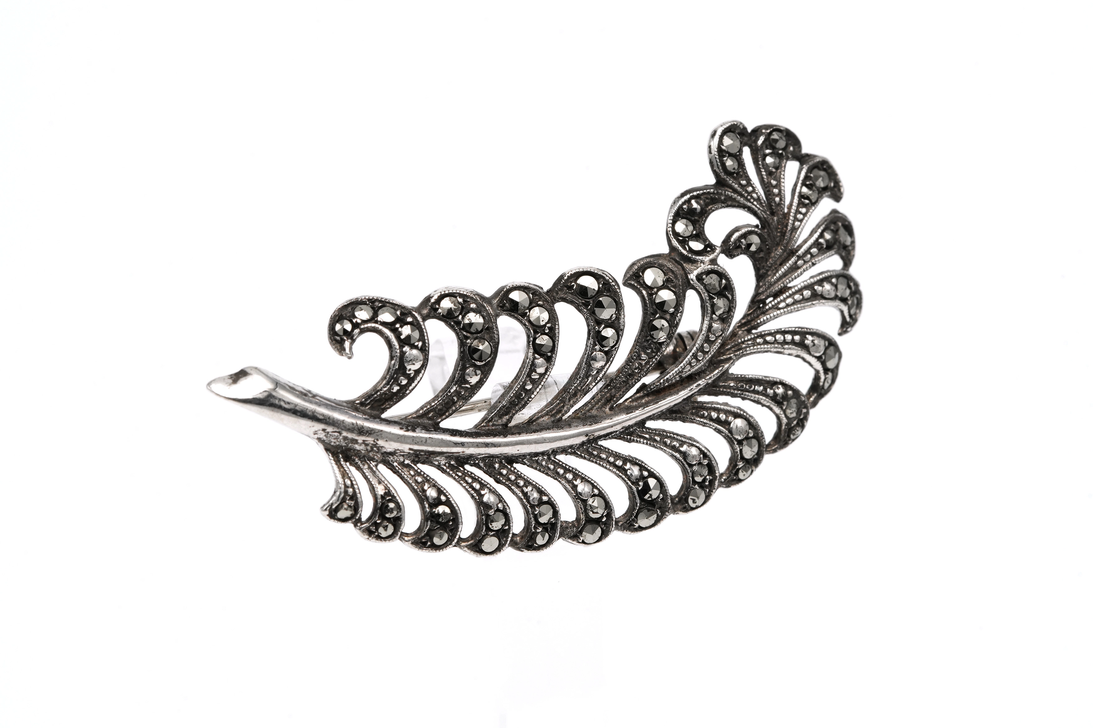 Broche Art Déco en argent sertie de marcassites - 6