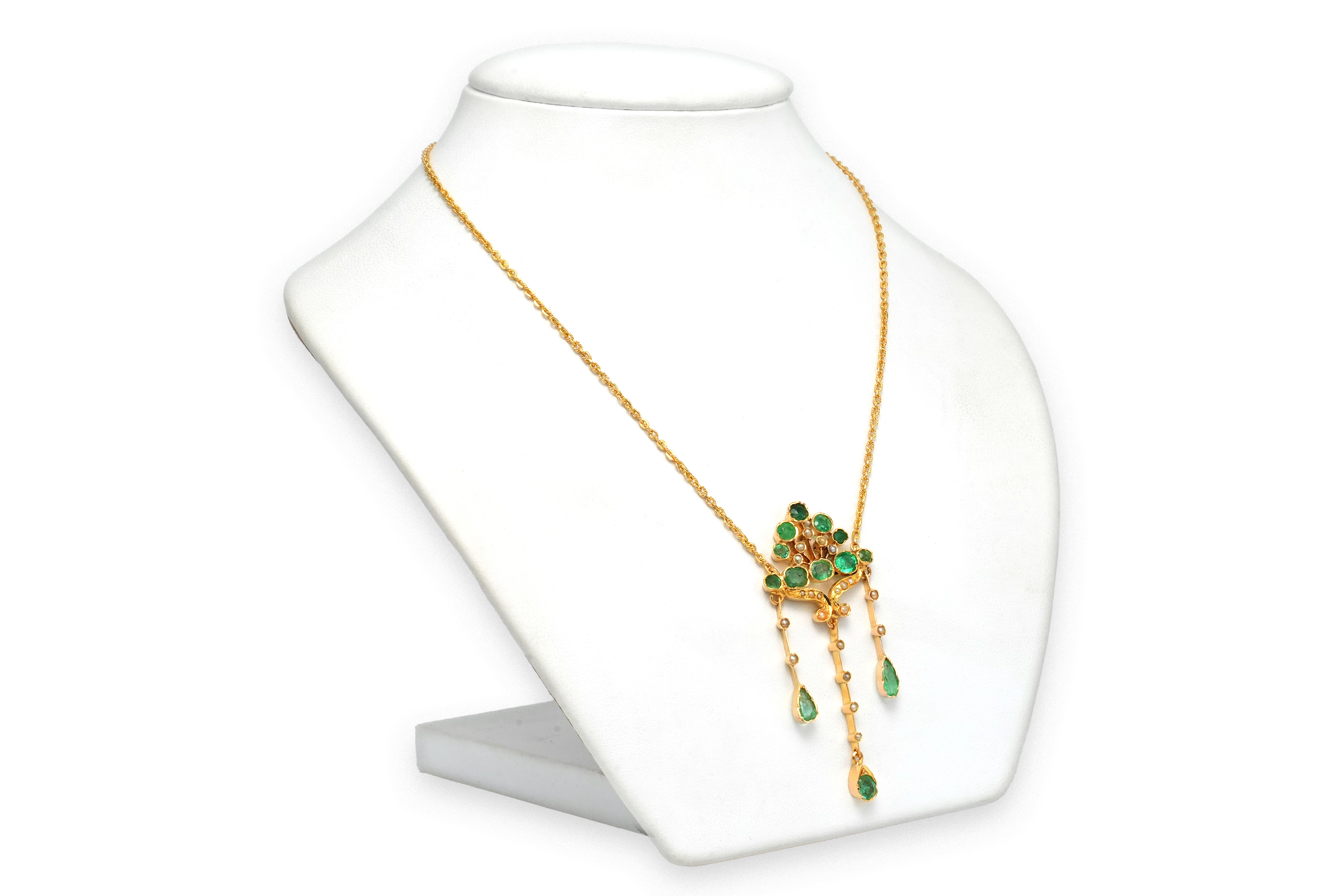 Collier Années 50 en or jaune 18 carats serti d'émeraudes et de perles - 4