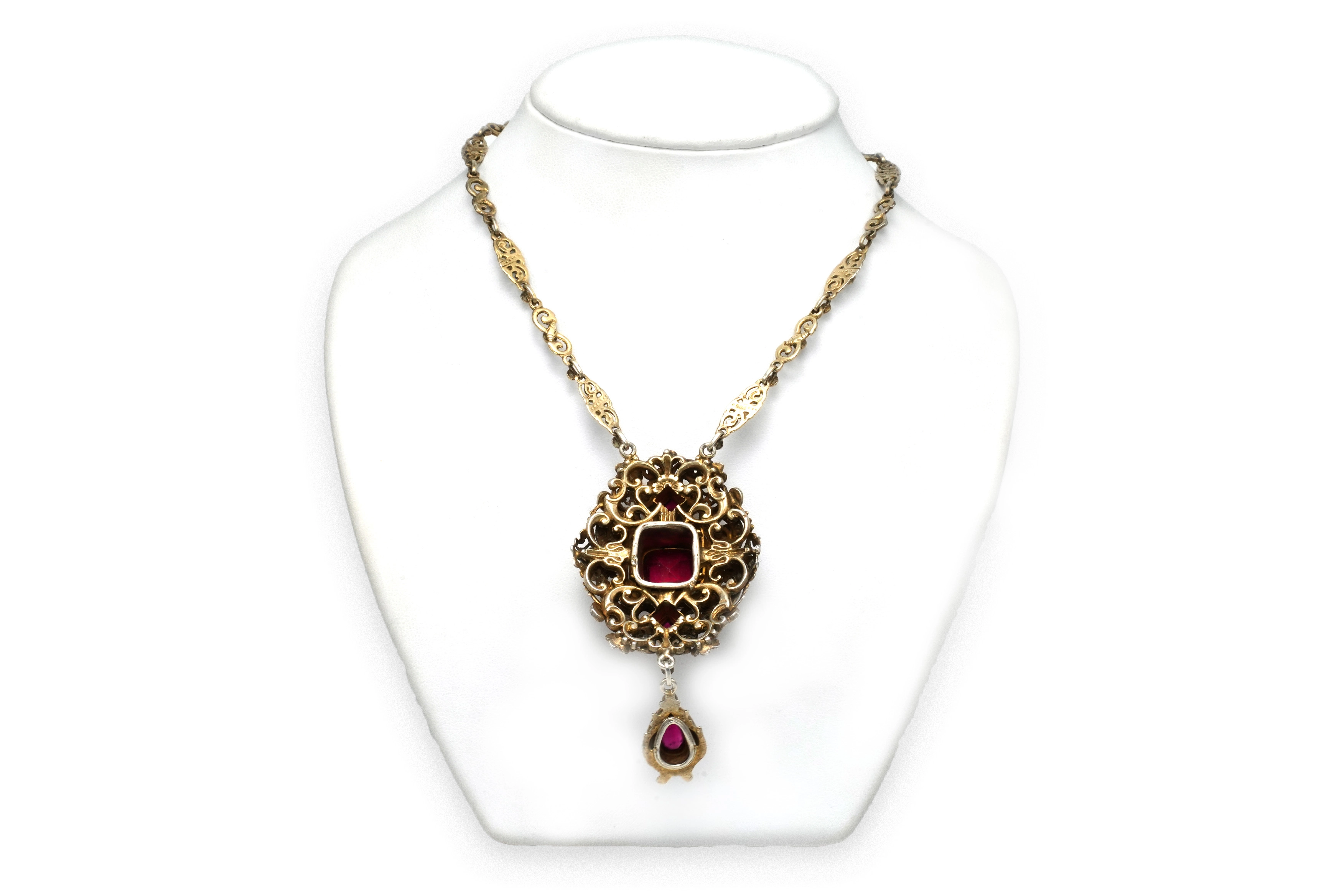 Collier Art Déco en vermeil serti de rubis de synthèse, de perles et d'émail - 5