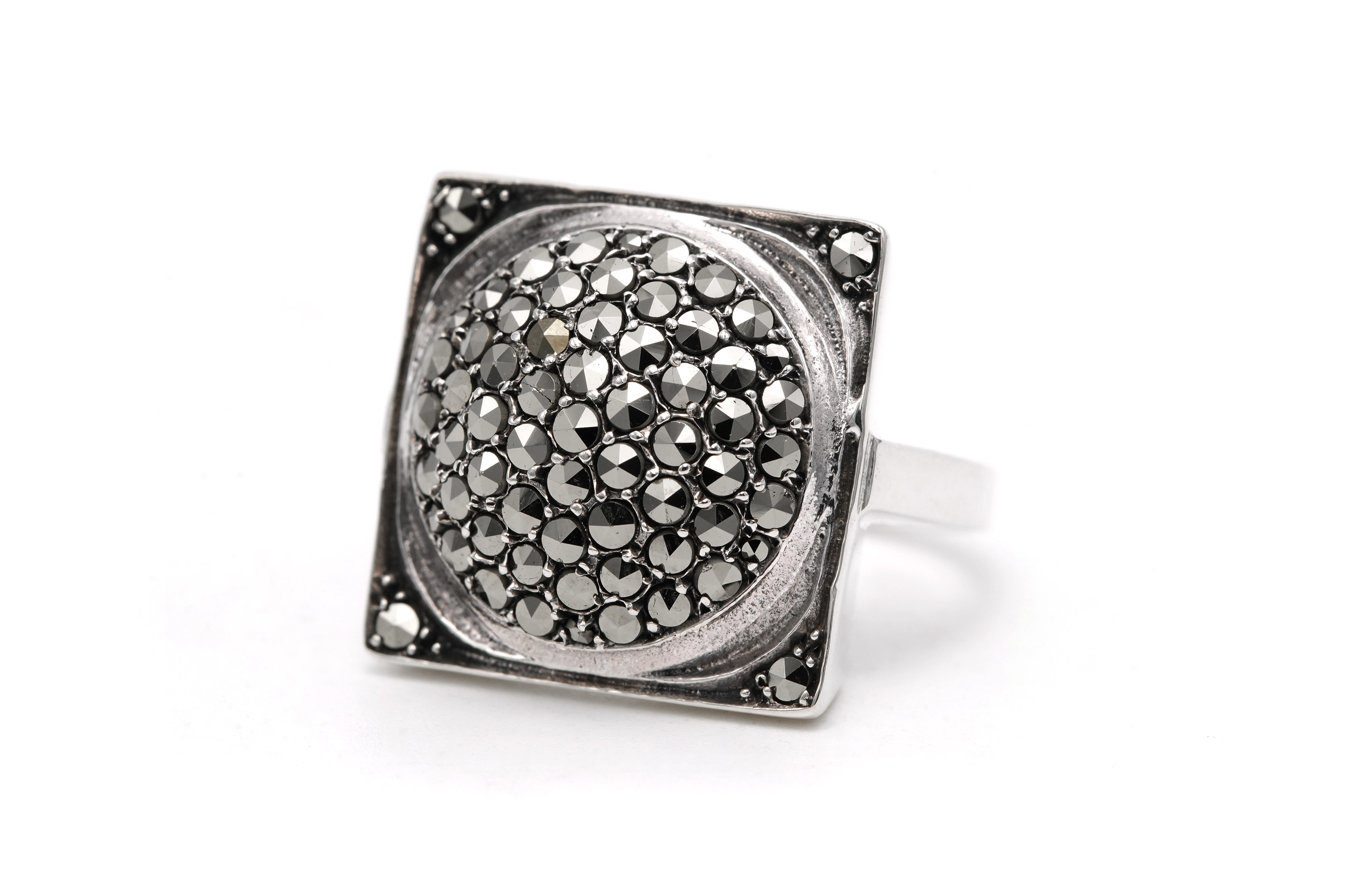 Bague Art Déco en argent sertie de marcassites - 2