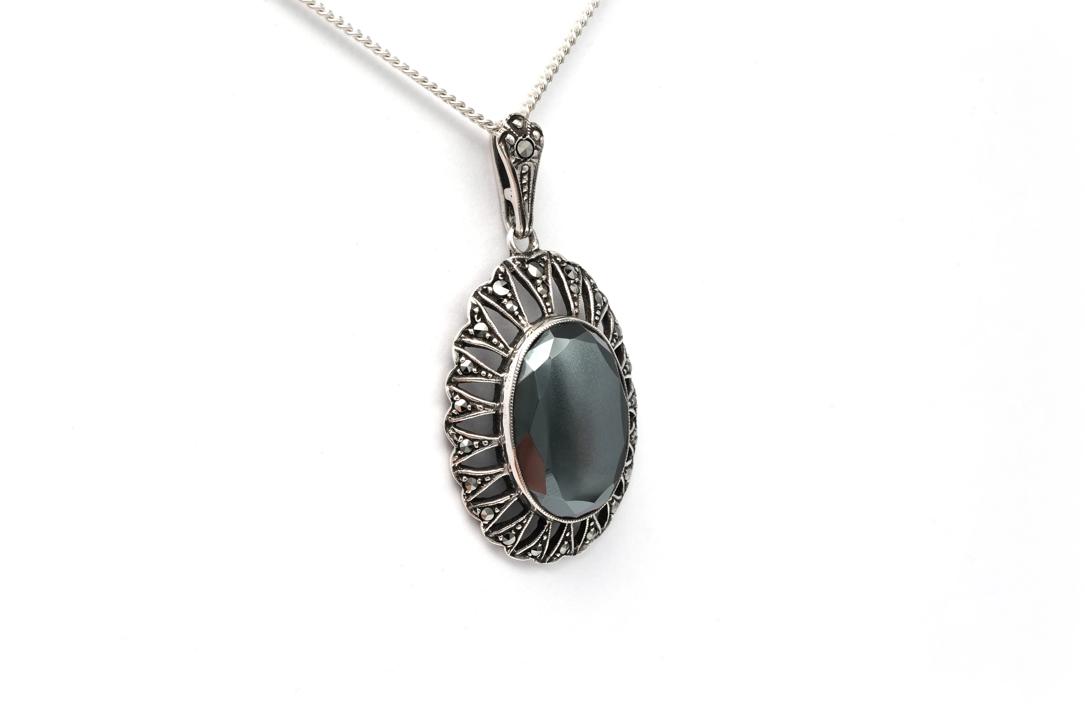 Pendentif Art Déco en argent 835 serti d'une hématite et de marcassites - 1