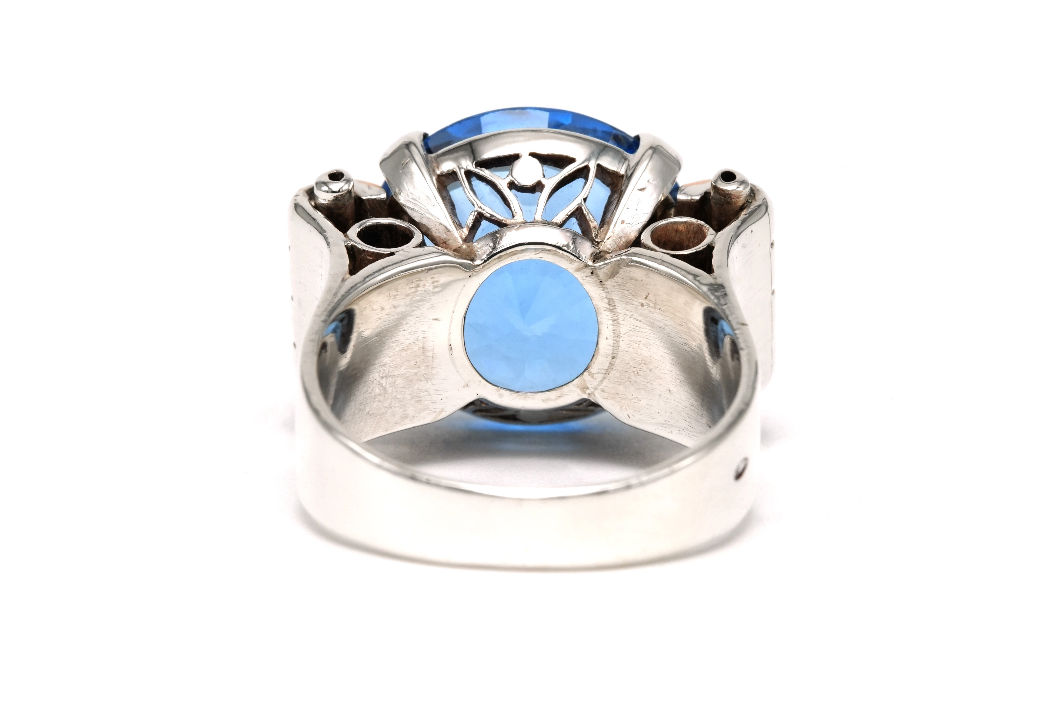 Bague Art Déco en argent et or jaune 18 carats sertie d'une spinelle de synthèse - 4