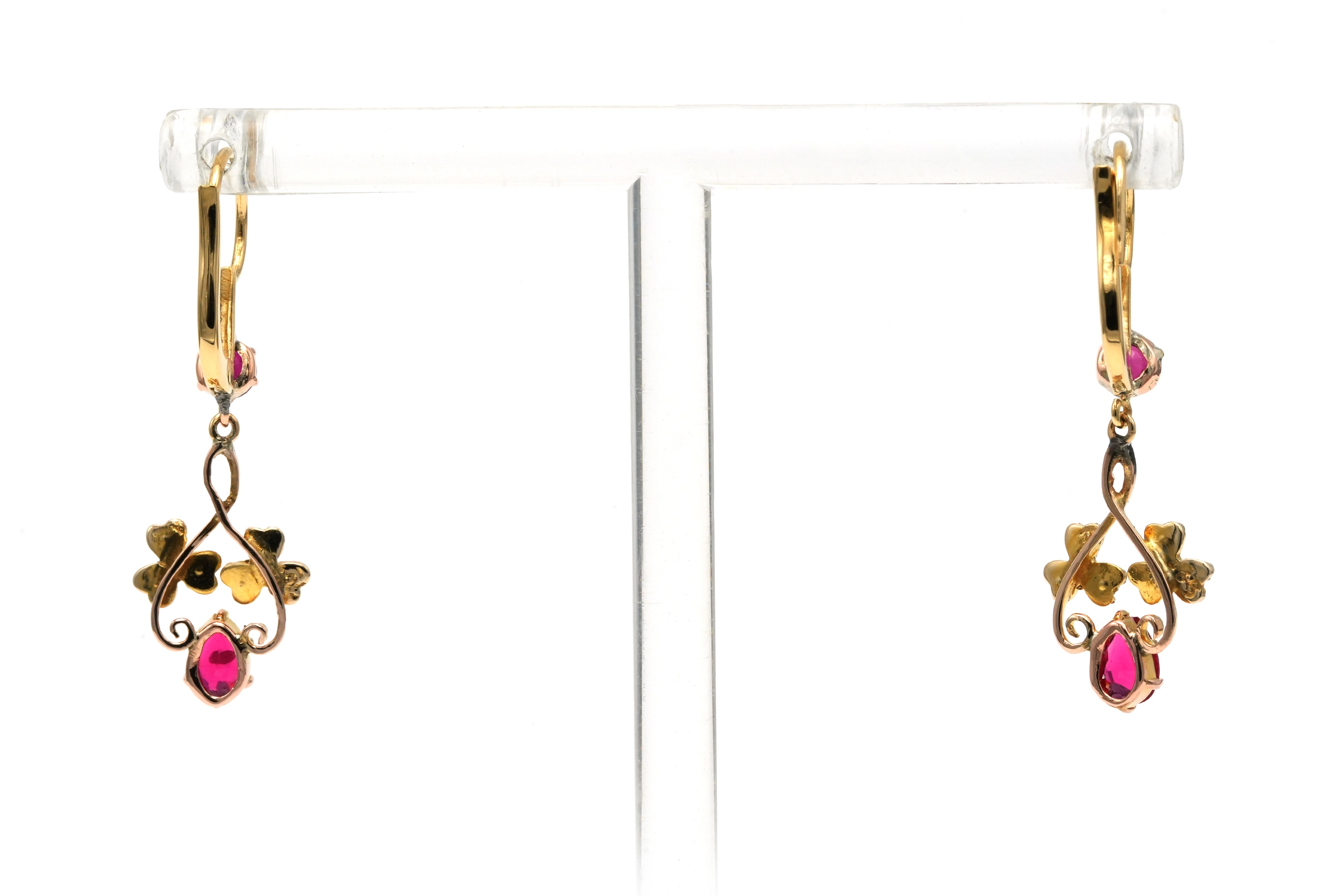 Boucles d'oreilles Art Nouveau en or jaune 18 carats serties de rubis et de perles - 4