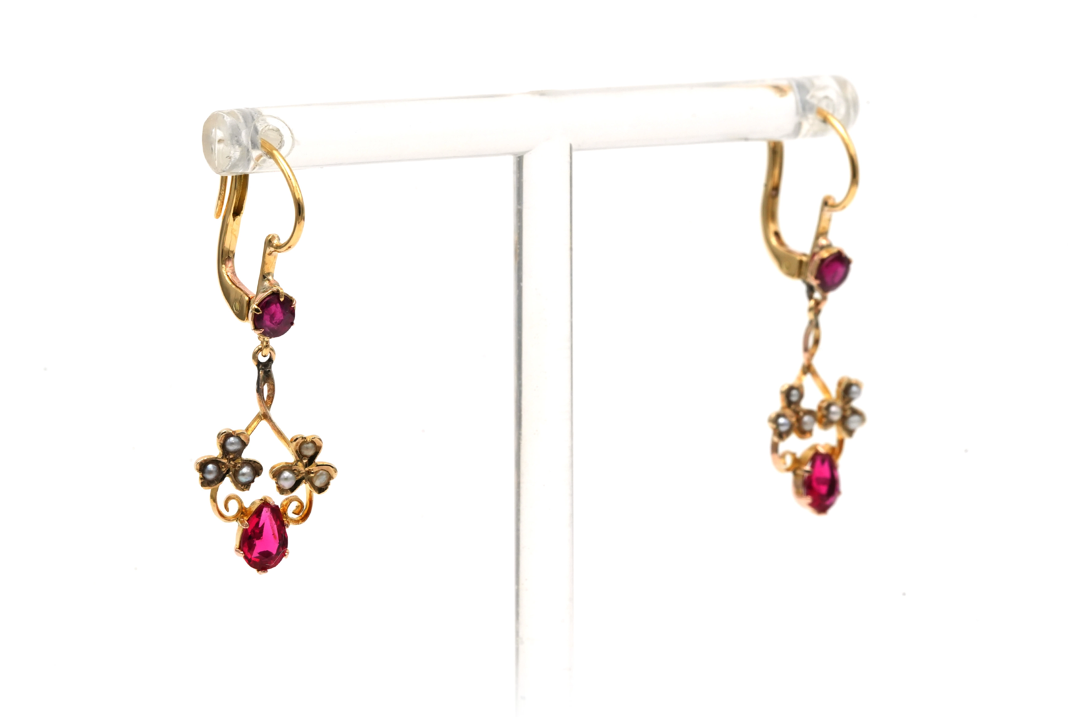 Boucles d'oreilles Art Nouveau en or jaune 18 carats serties de rubis et de perles - 6