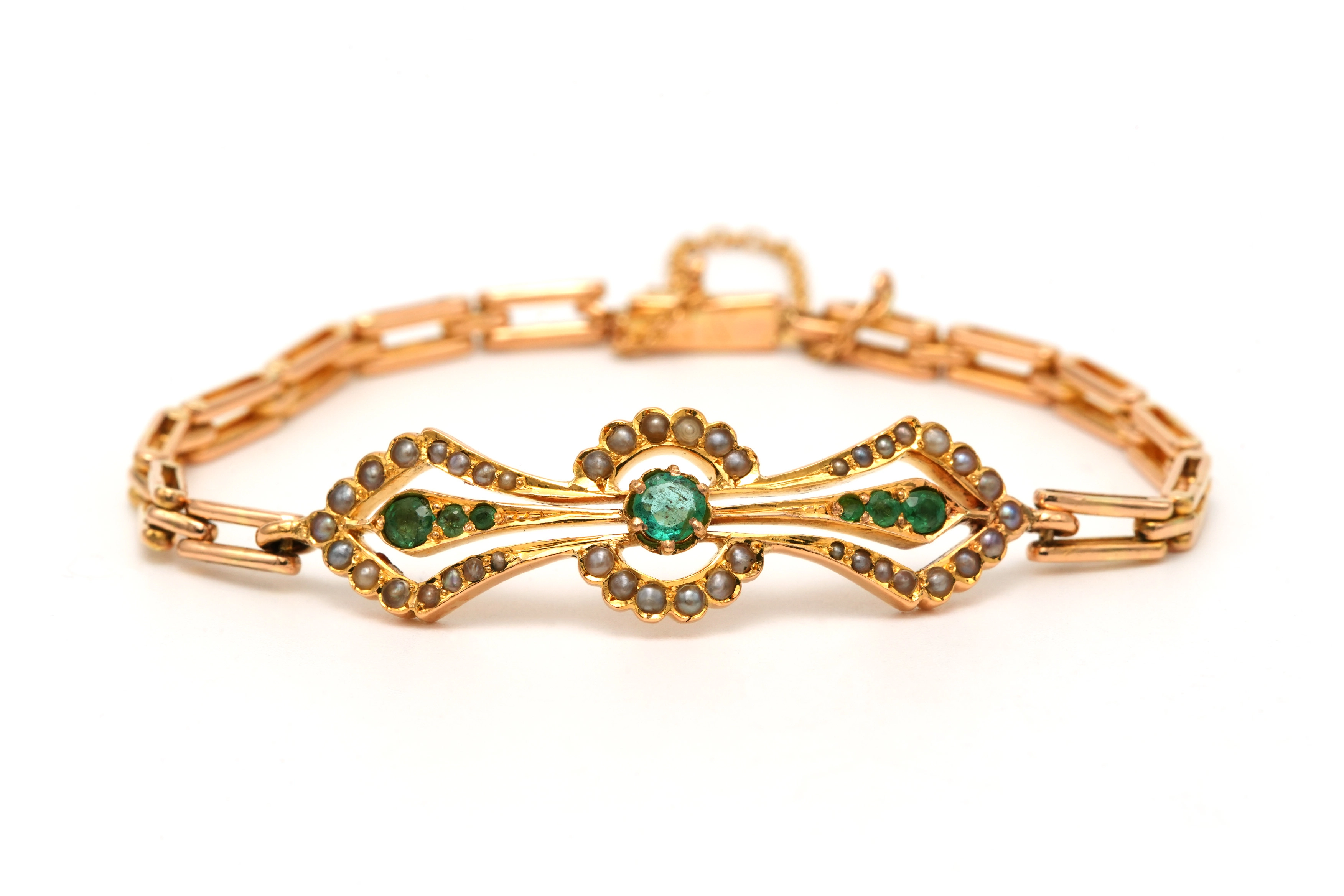 Bracelet Art Nouveau en or jaune 18 carats serti d'émeraudes et de perles - 1