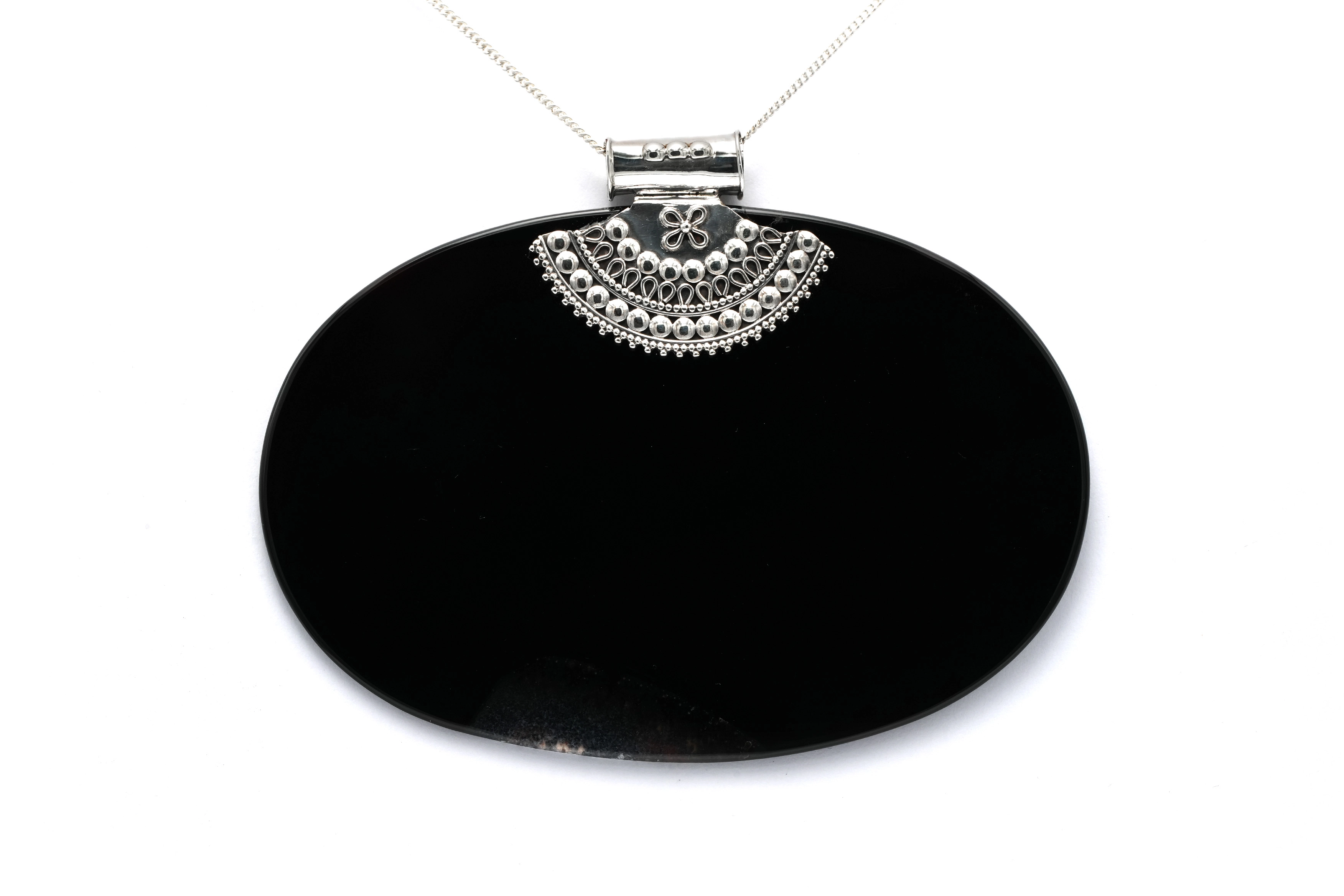 Pendentif contemporain en argent serti d'une agate - 1