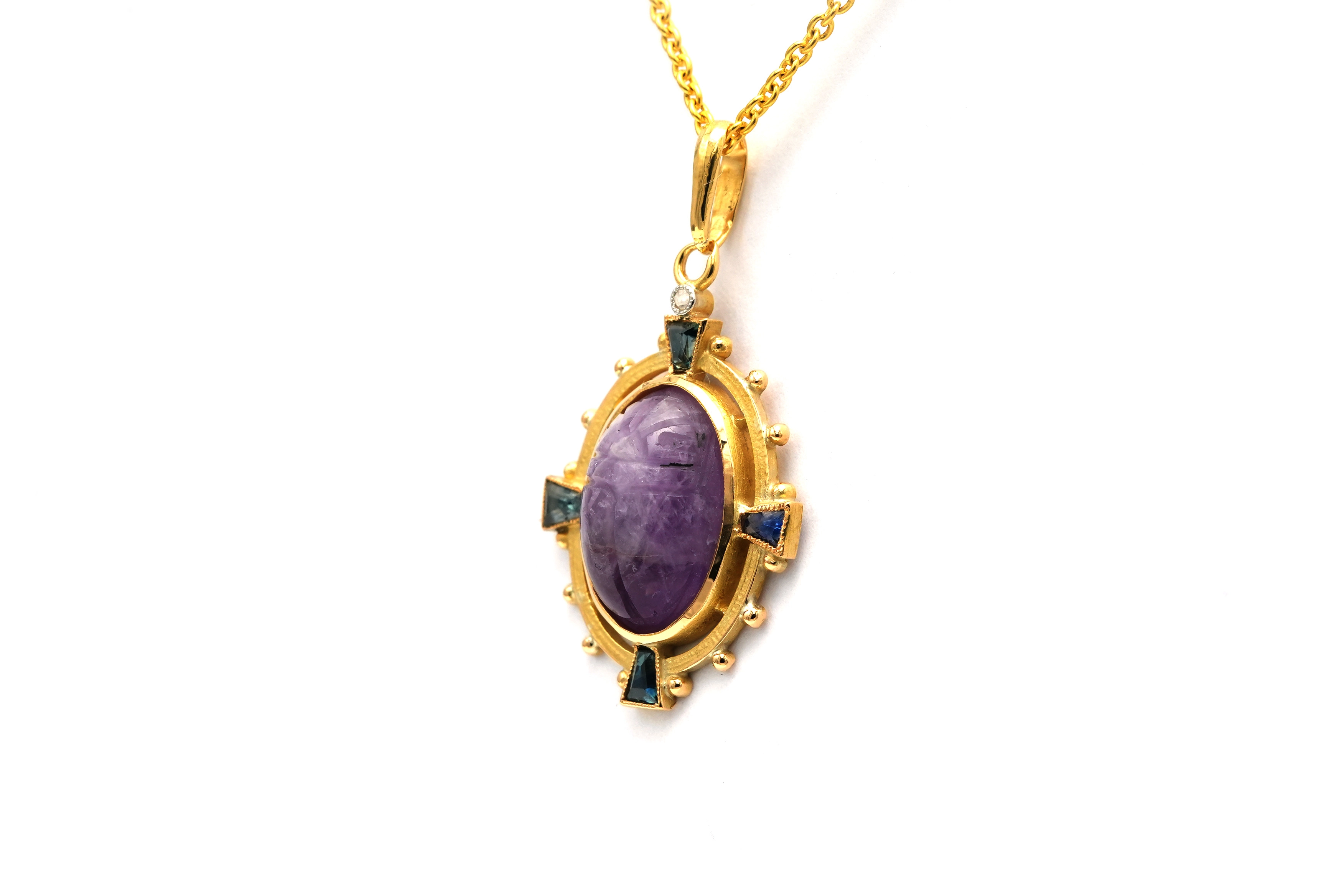 Pendentif Art Déco en or jaune 18 carats serti d'une améthyste, de saphirs et d'un diamant taille "rose" - 3