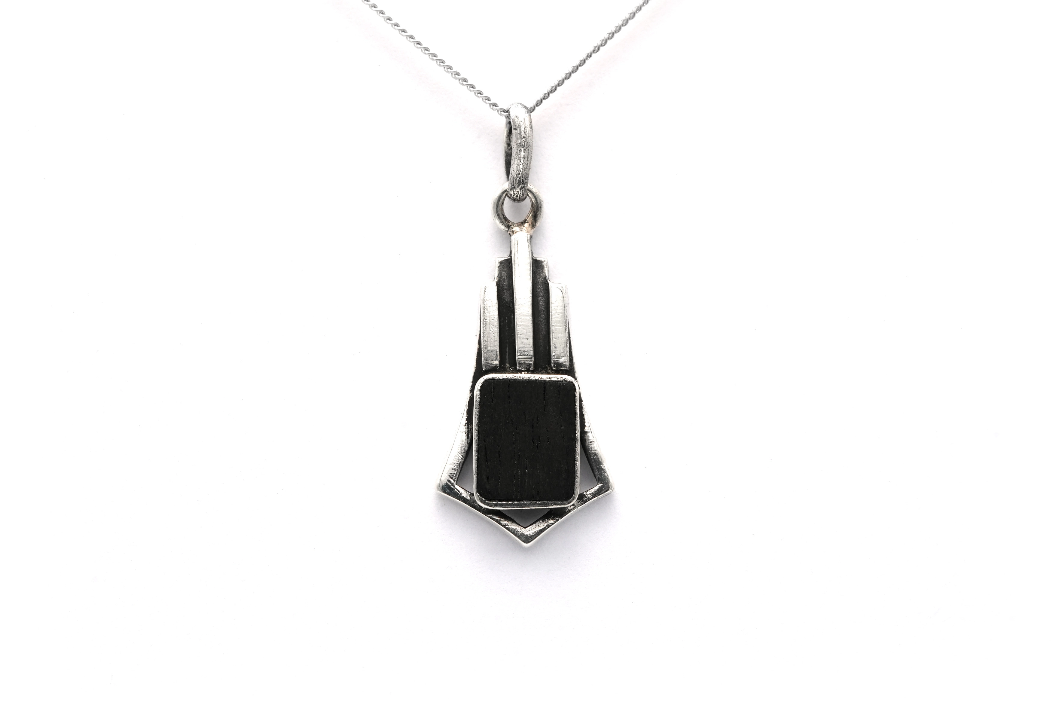 Pendentif Art Déco en argent serti d'ébène - 1