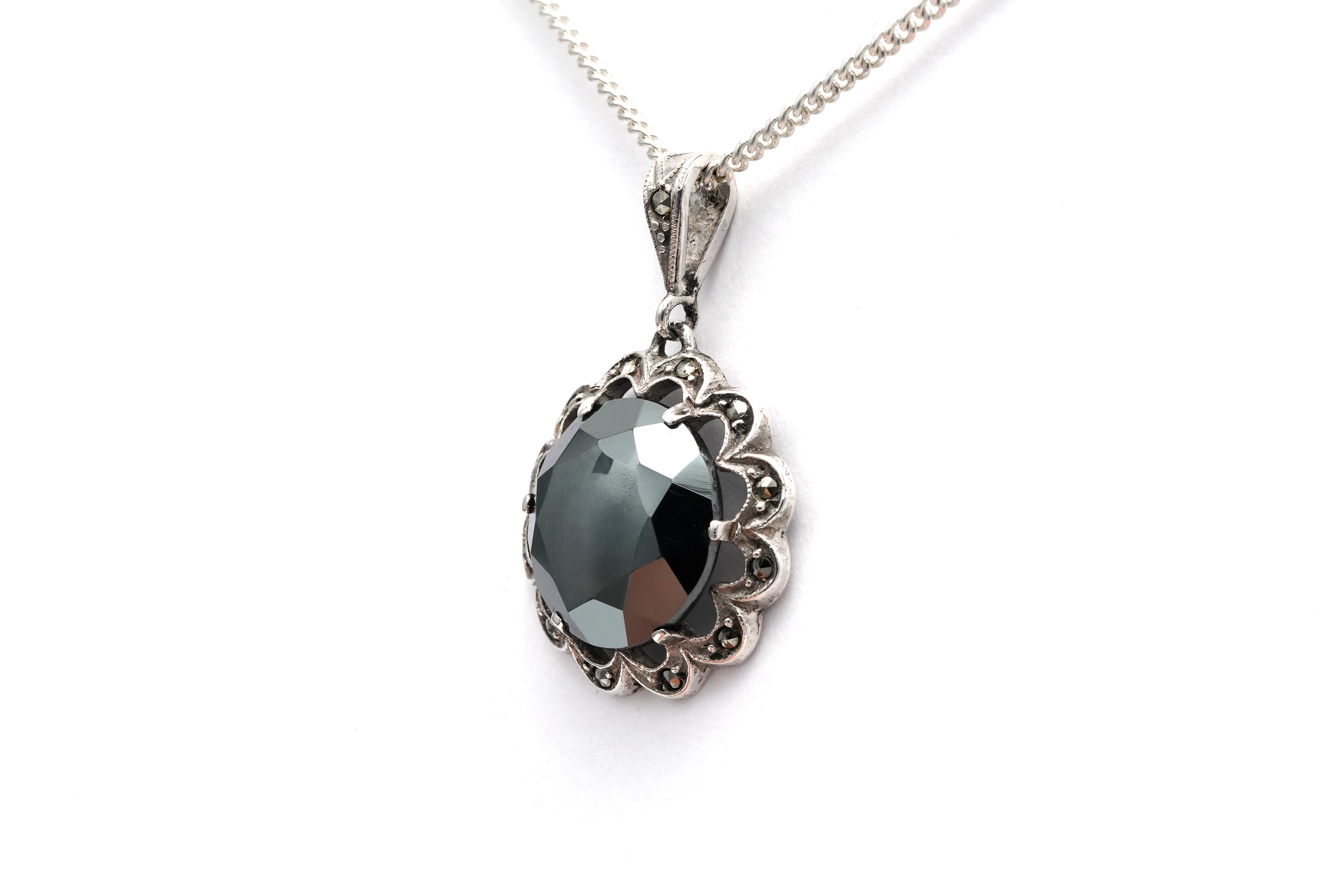 Pendentif Art Déco en argent serti d'une hématite et de marcassites - 3