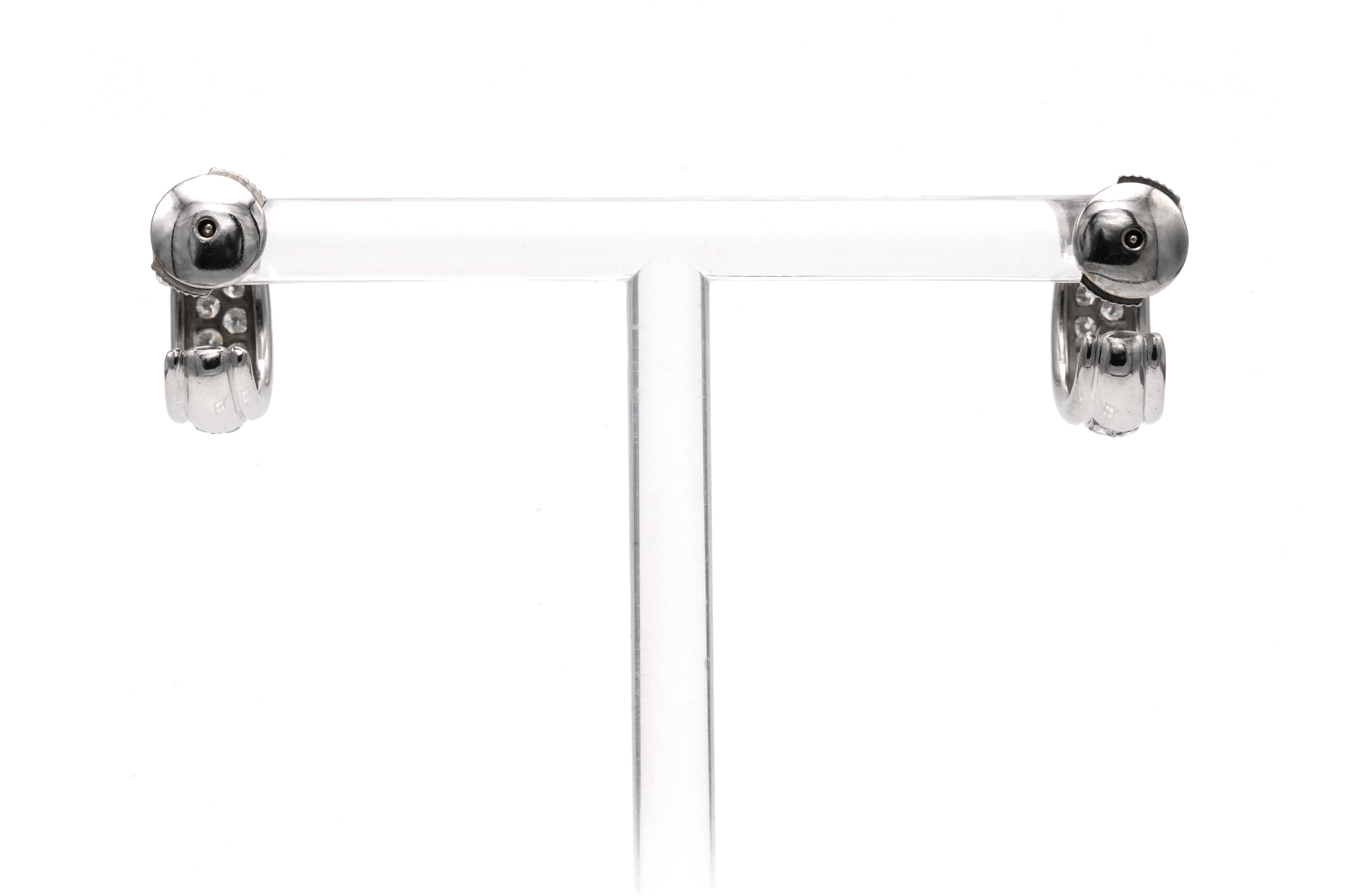 Boucles d'oreilles contemporaines en or blanc 18 carats serties de diamants taille "brillant" (+-0.42ct) - 4