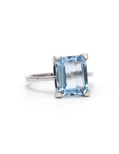 Bague contemporaine en or blanc 18 carats sertie d'une aigue marine - 6
