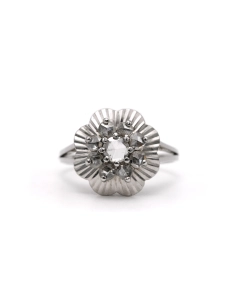 Bague Art Déco en or blanc 18 carats sertie de diamants taille "rose" - 1