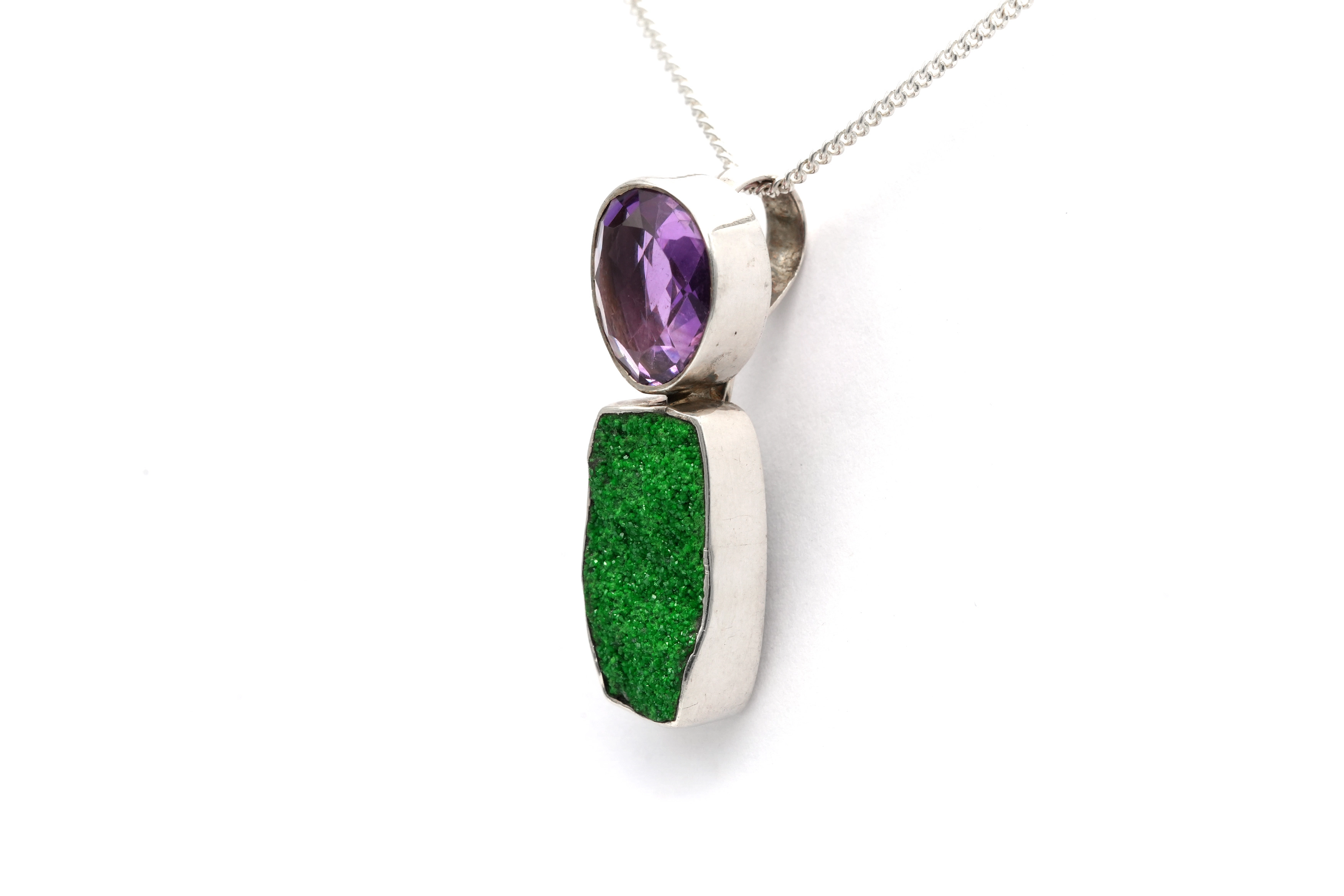 Pendentif contemporain en argent 925 serti d'une améthyste et d'une uvarovite - 3