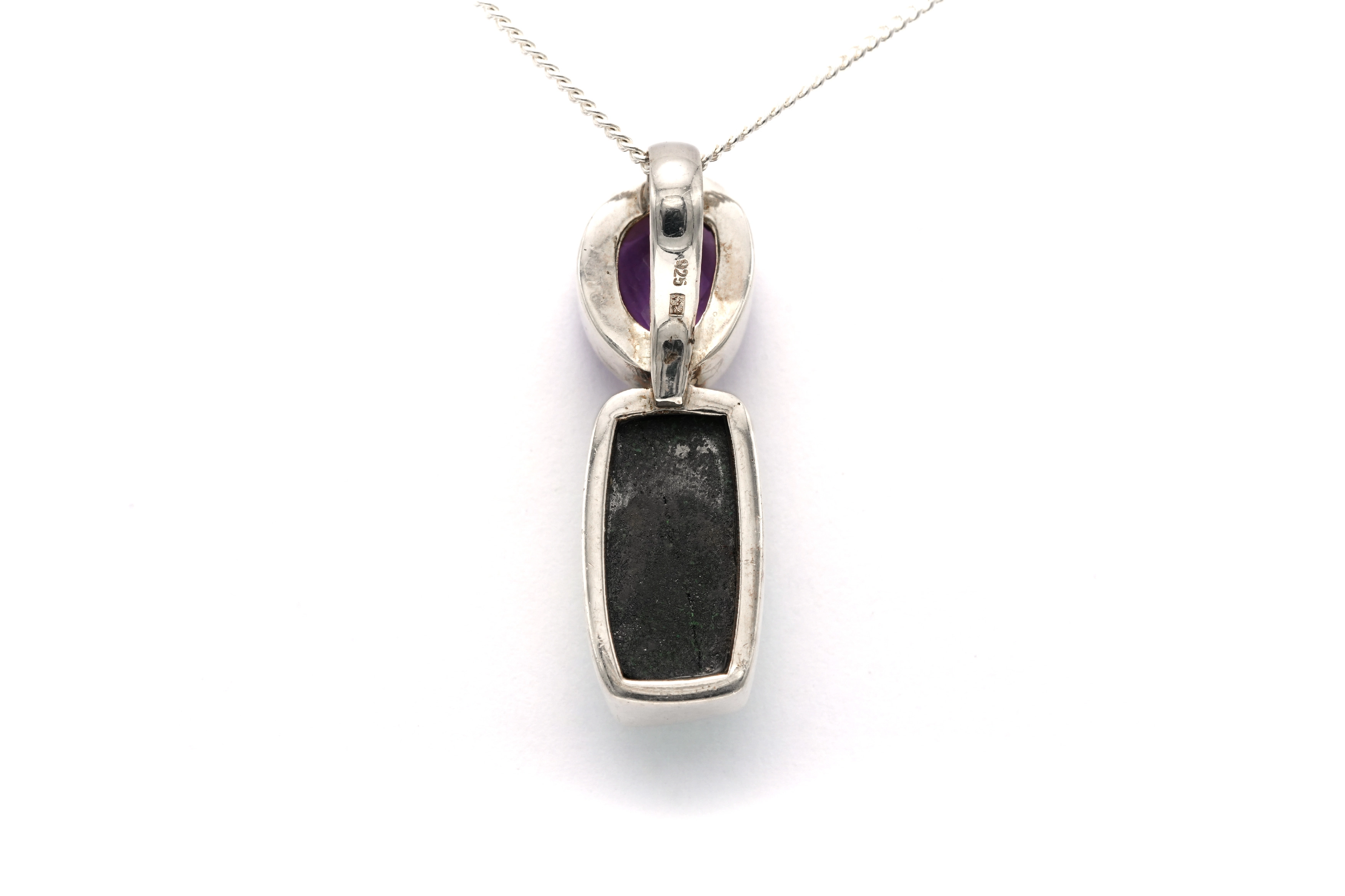 Pendentif contemporain en argent 925 serti d'une améthyste et d'une uvarovite - 4