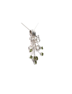 Pendentif contemporain en argent 925 serti de péridots - 2