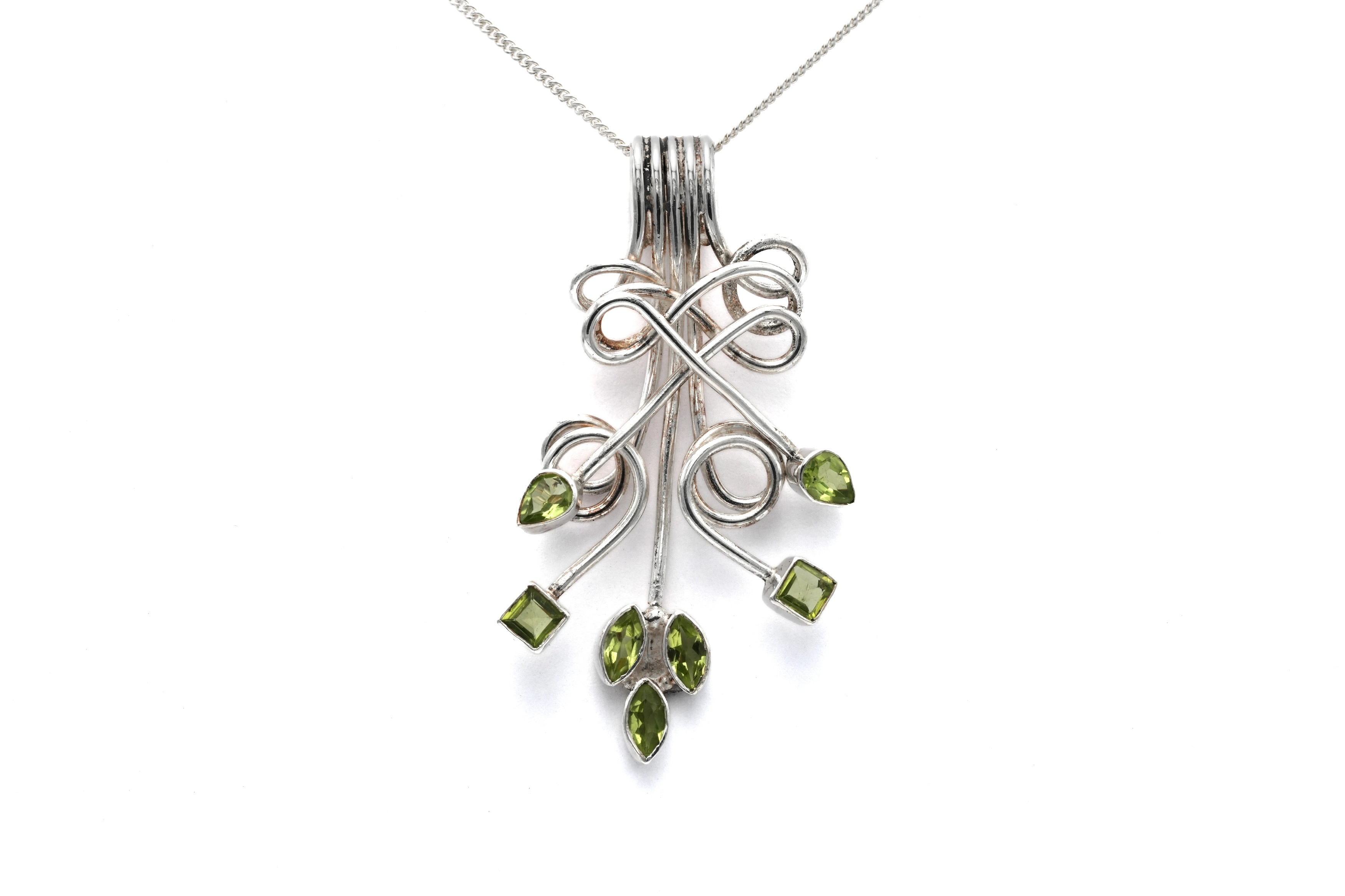 Pendentif contemporain en argent 925 serti de péridots - 1
