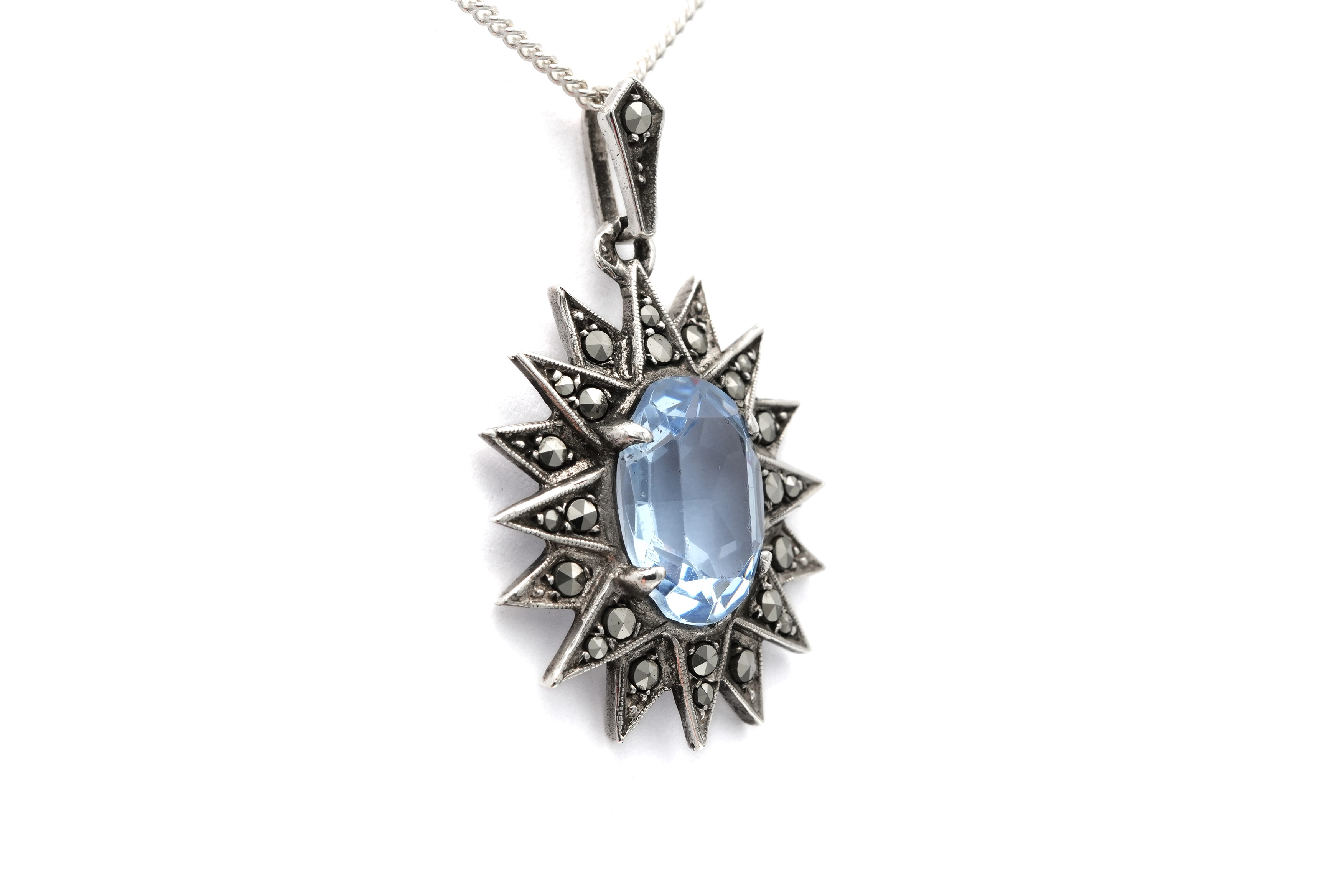 Pendentif Art Déco en argent serti d'une spinelle de synthèse et de marcassites - 2