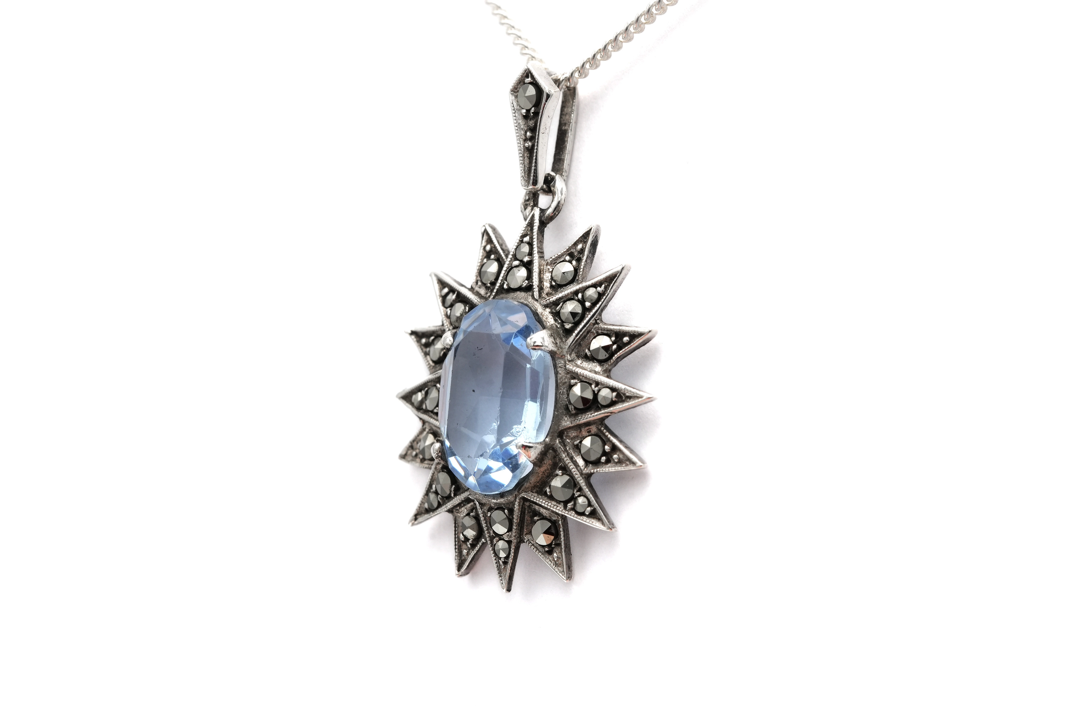 Pendentif Art Déco en argent serti d'une spinelle de synthèse et de marcassites - 3