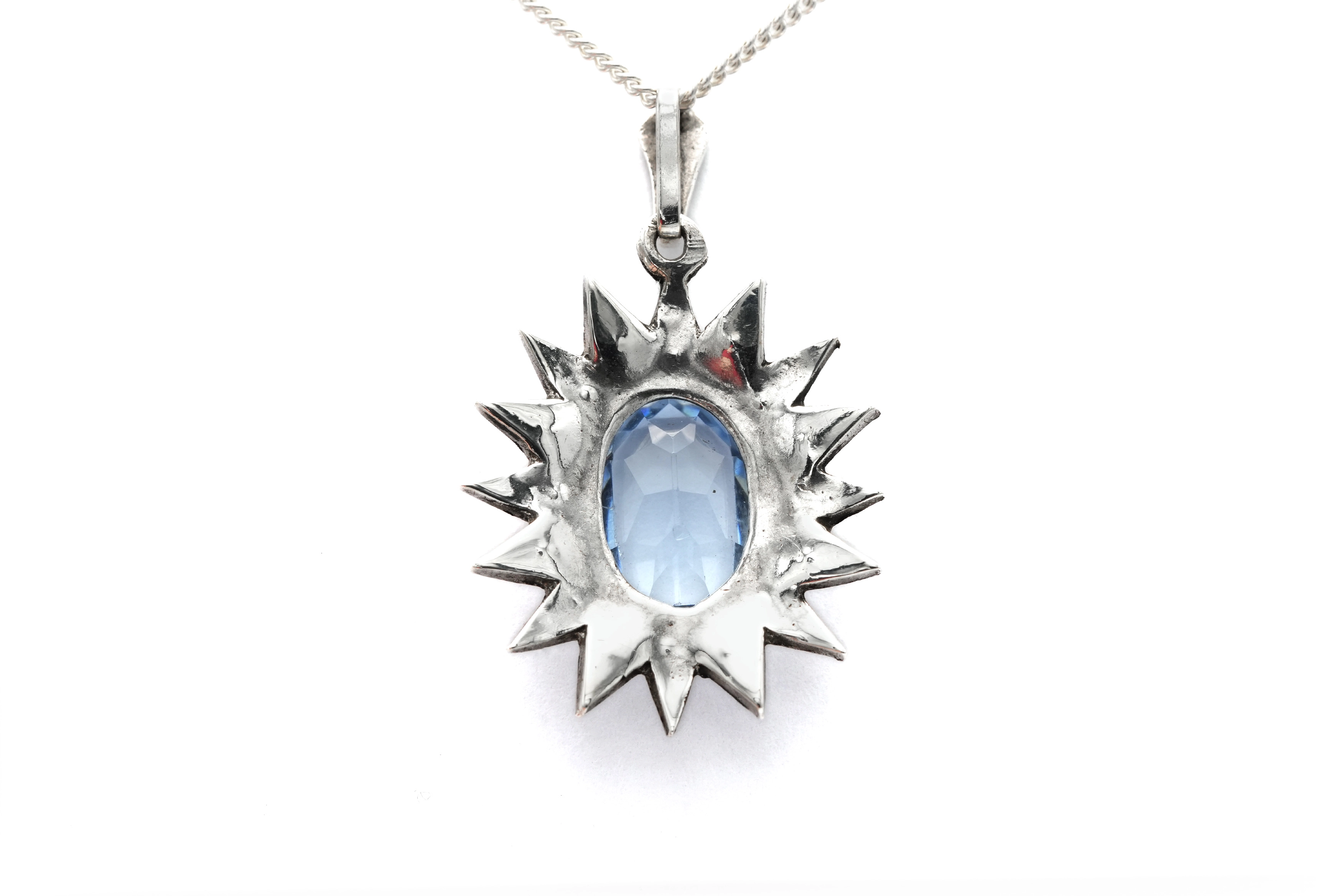 Pendentif Art Déco en argent serti d'une spinelle de synthèse et de marcassites - 4