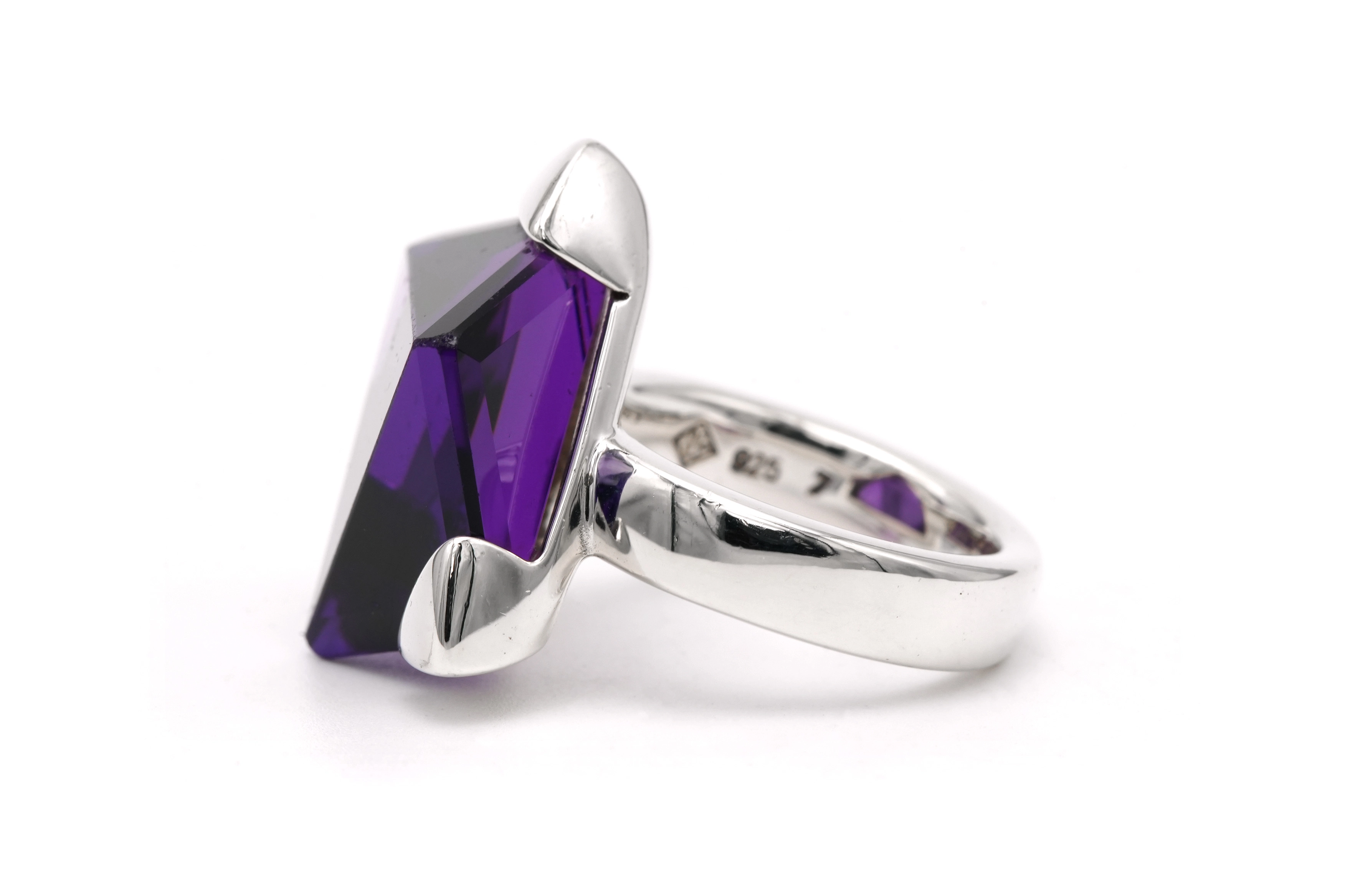 Bague contemporaine en argent 925 sertie d'une améthyste - 3