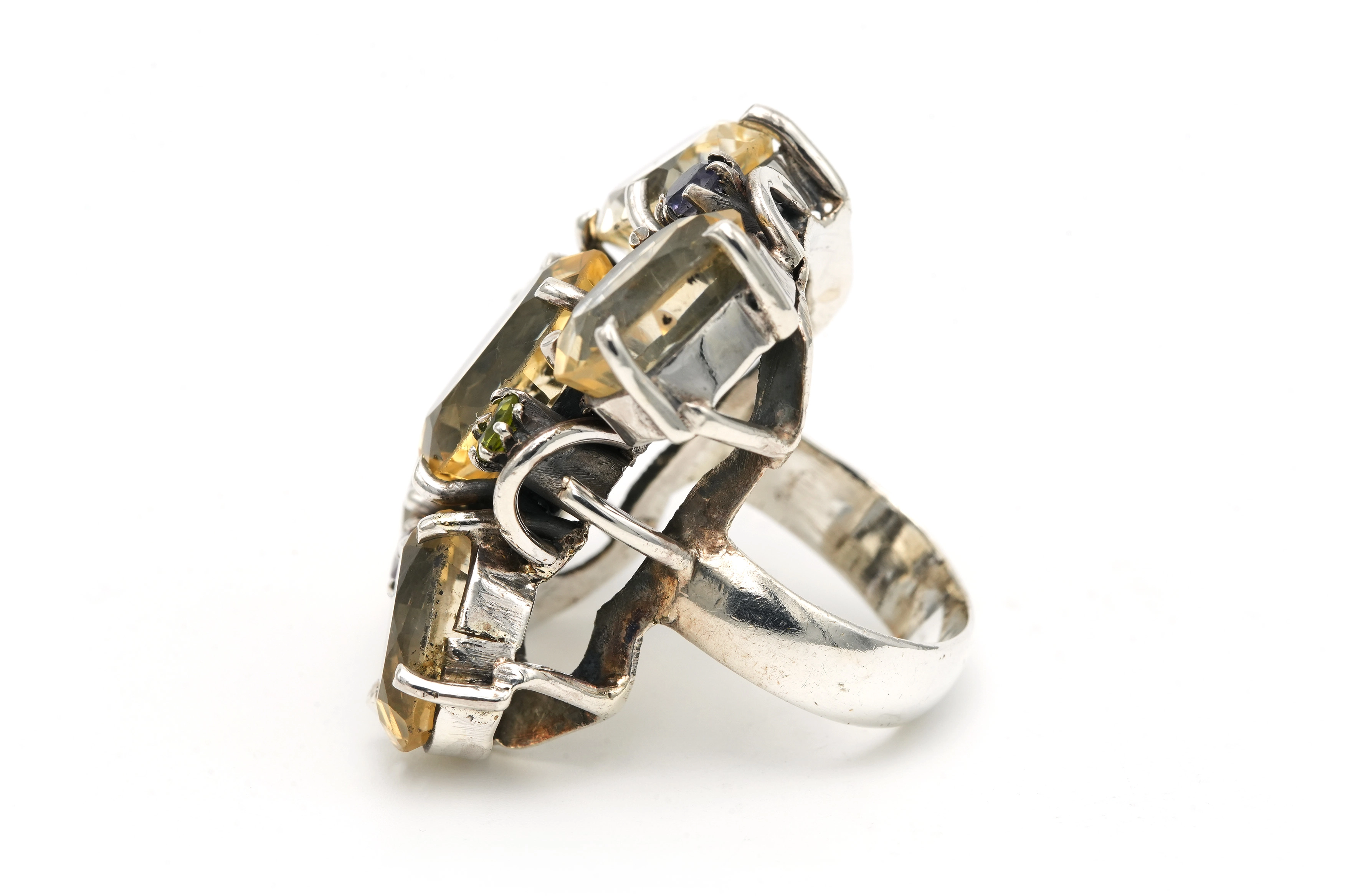 Bague contemporaine en argent 925 sertie de citrines, d'un grenat, d'un péridot, d'une cordiérite - 3