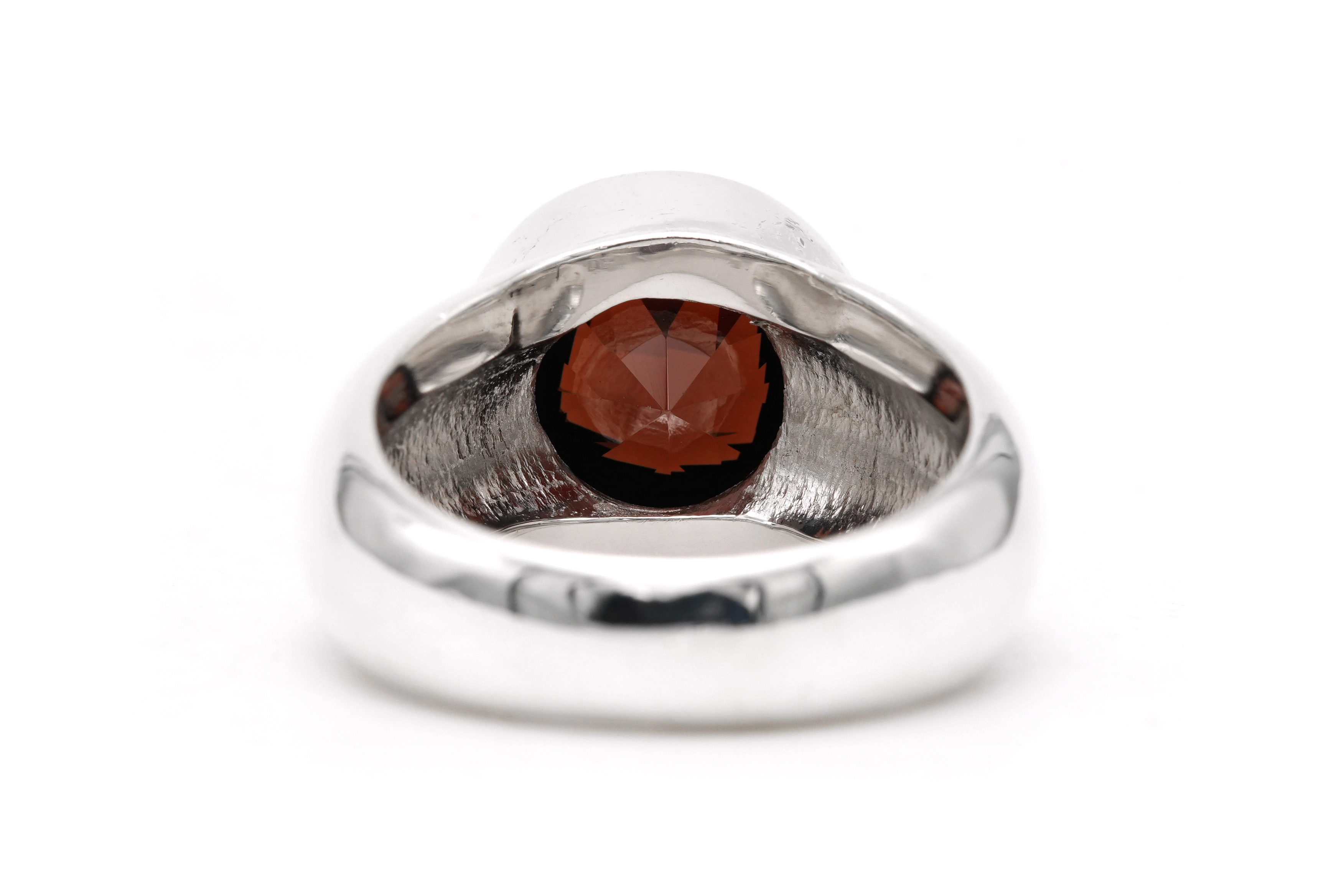 Bague contemporaine en argent 925 sertie d'un grenat - 4