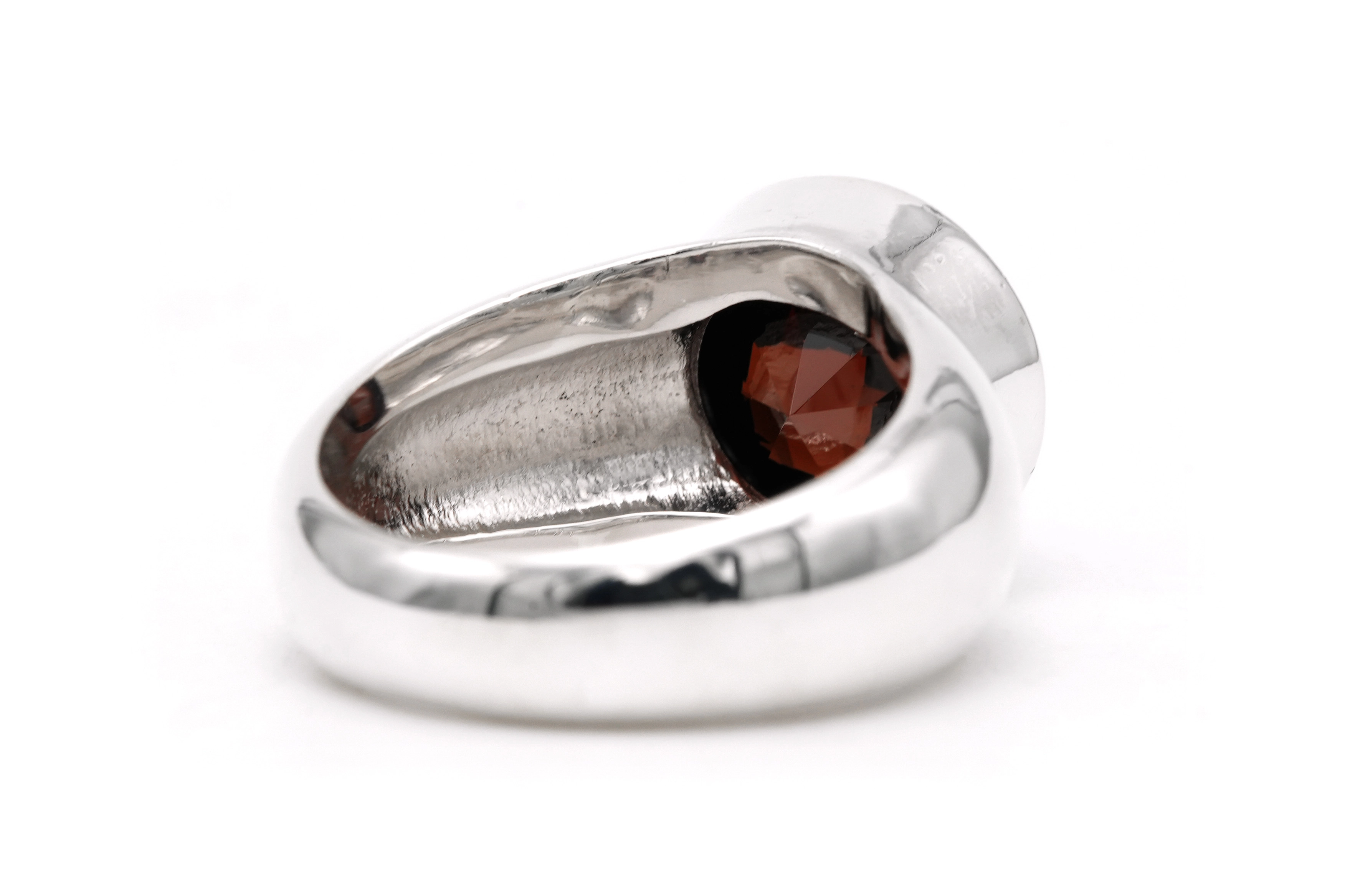 Bague contemporaine en argent 925 sertie d'un grenat - 5