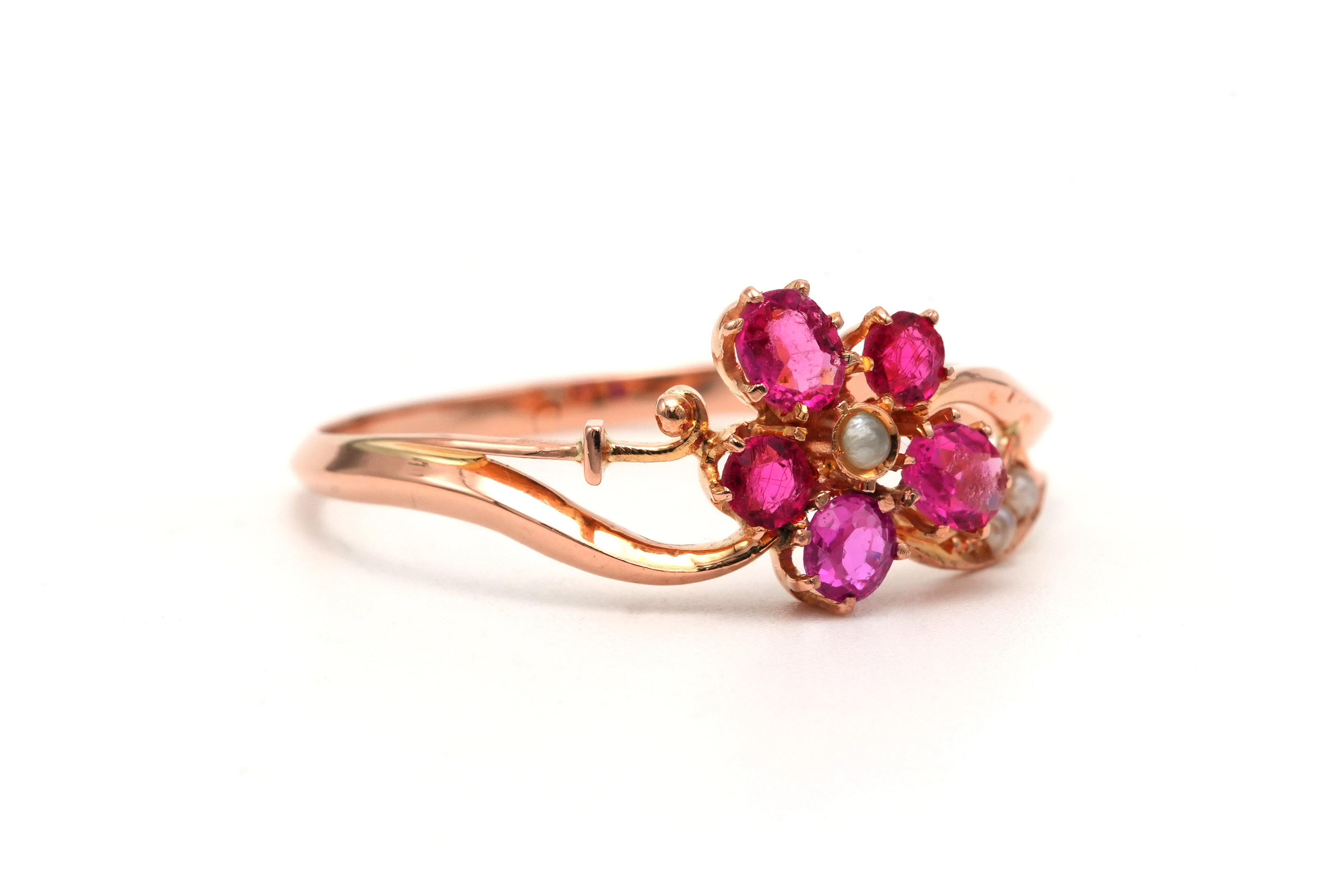 Bague Art Nouveau en or jaune 18 carats sertie de saphirs roses et de perles - 6